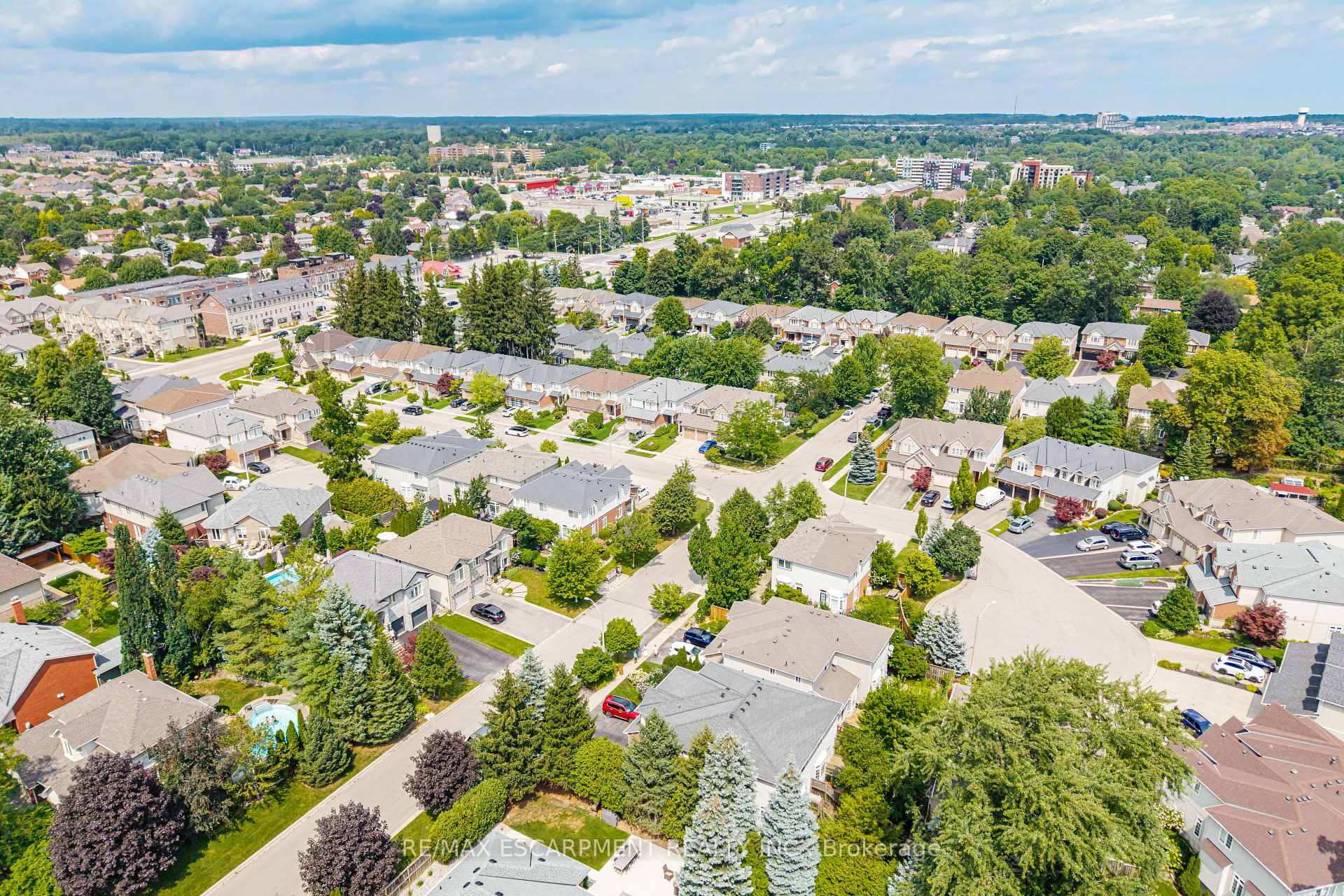 Photo 45 of 40 Sunnycroft Court, Hamilton, Waterdown — HOMEH