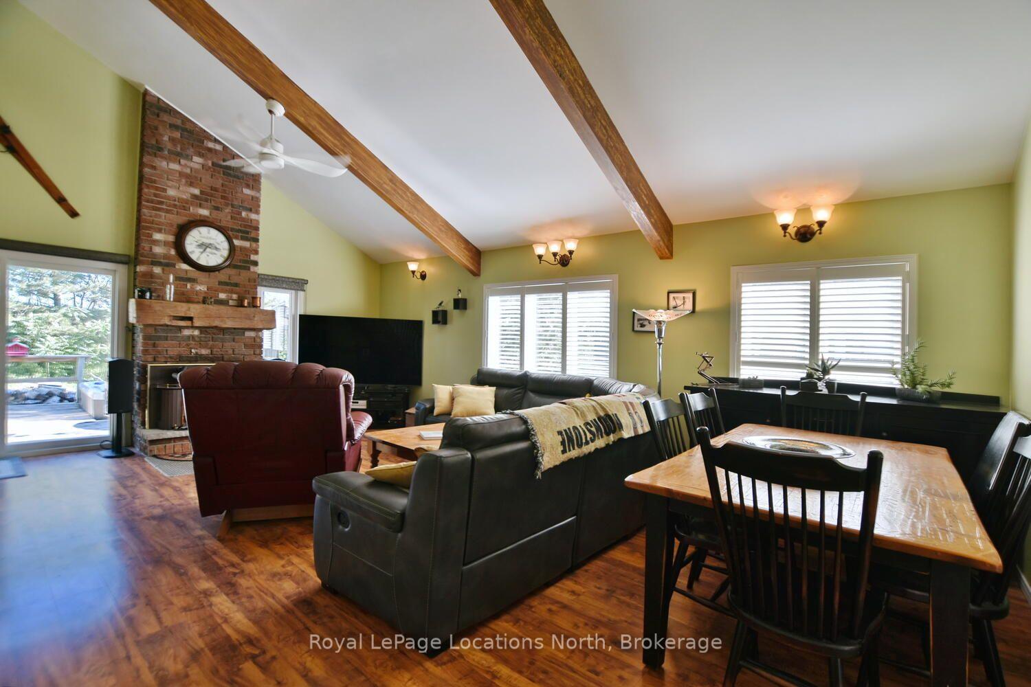Photo 8 of 154 Carmichael Crescent, Blue Mountains — HOMEH