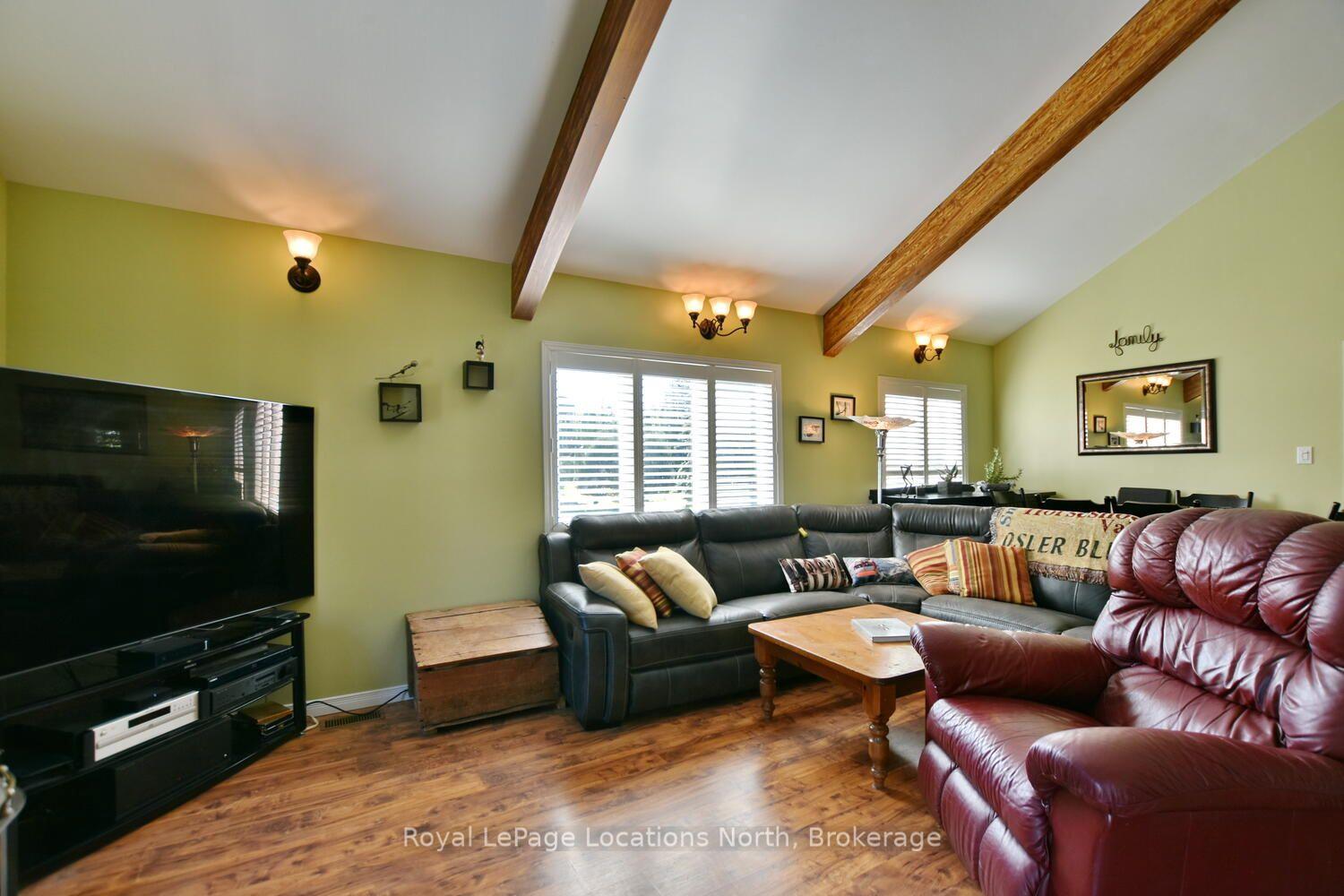 Photo 10 of 154 Carmichael Crescent, Blue Mountains — HOMEH