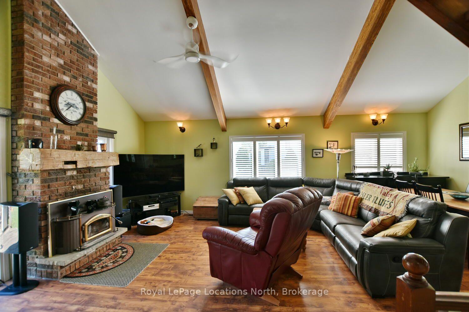 Photo 11 of 154 Carmichael Crescent, Blue Mountains — HOMEH