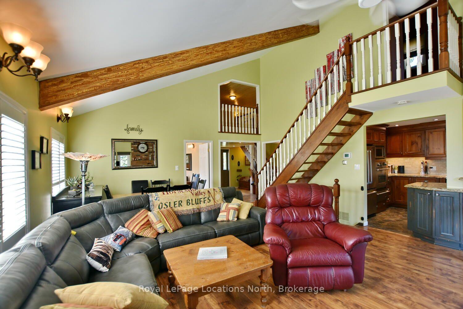 Photo 13 of 154 Carmichael Crescent, Blue Mountains — HOMEH