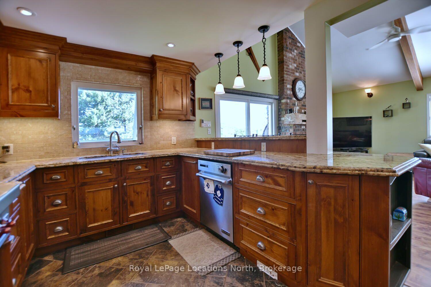 Photo 19 of 154 Carmichael Crescent, Blue Mountains — HOMEH