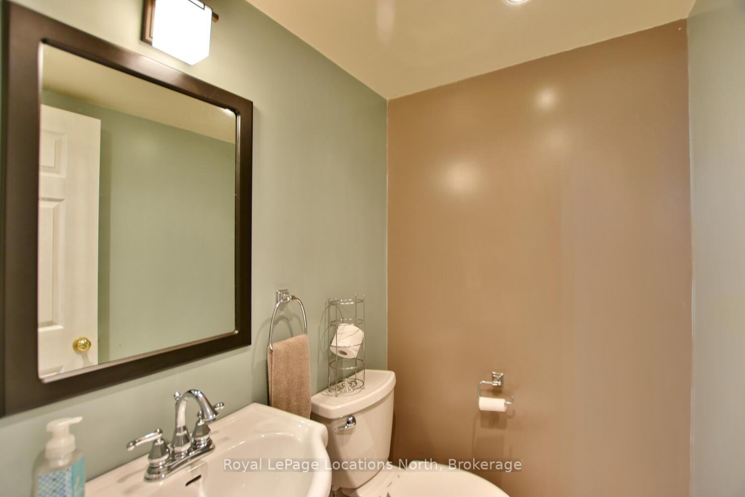 Photo 38 of 154 Carmichael Crescent, Blue Mountains — HOMEH