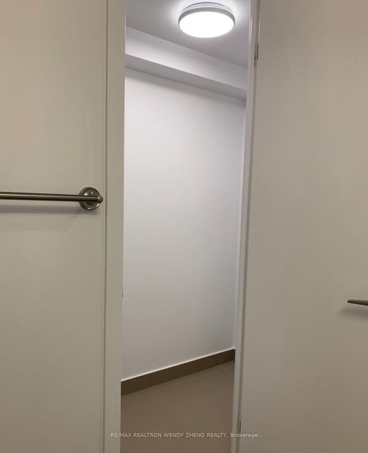 Photo 3 of Unit 1812, 125 Redpath Avenue, Toronto, Mount Pleasant West — HOMEH