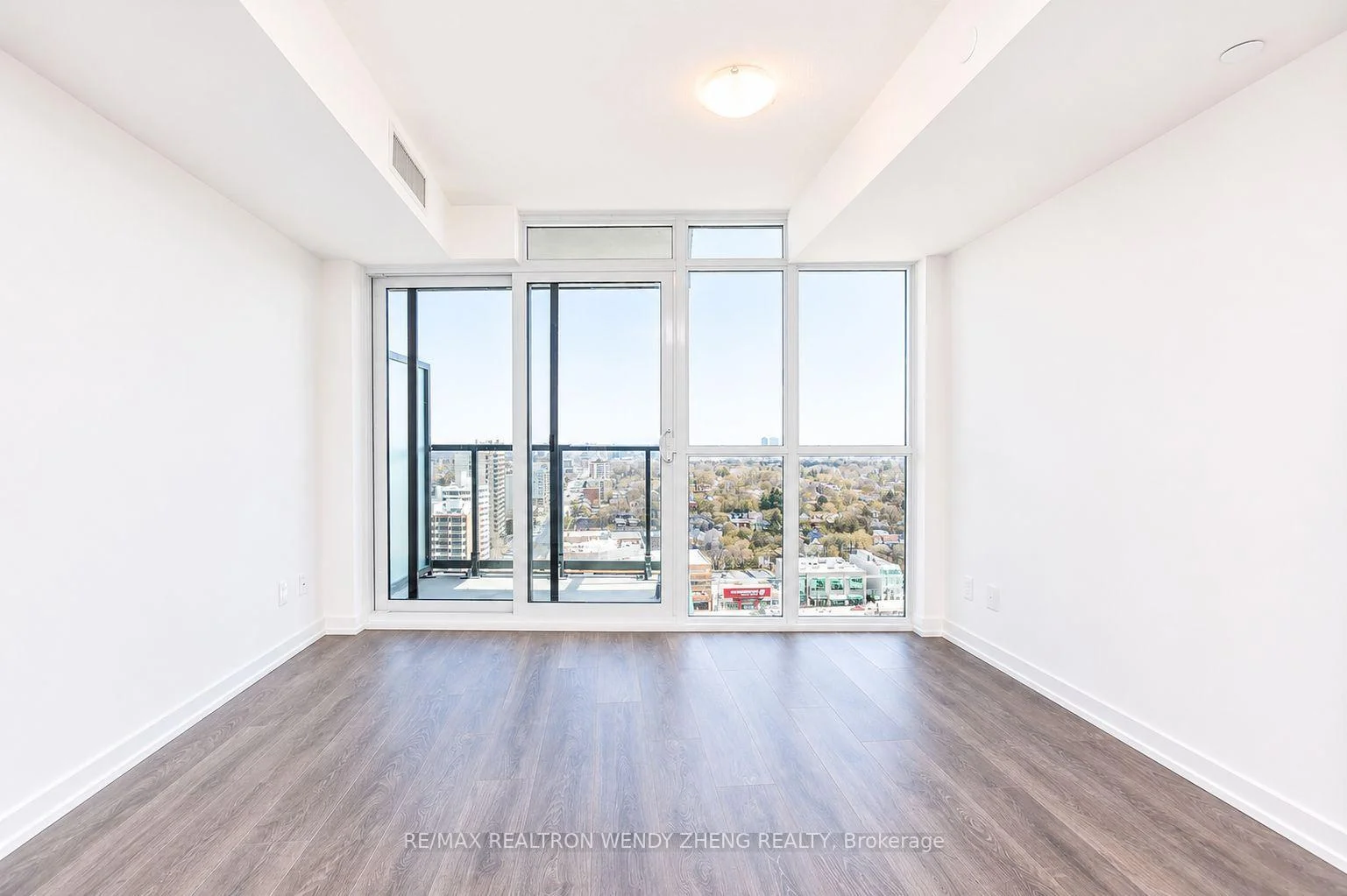 Photo 10 of Unit 1812, 125 Redpath Avenue, Toronto, Mount Pleasant West — HOMEH