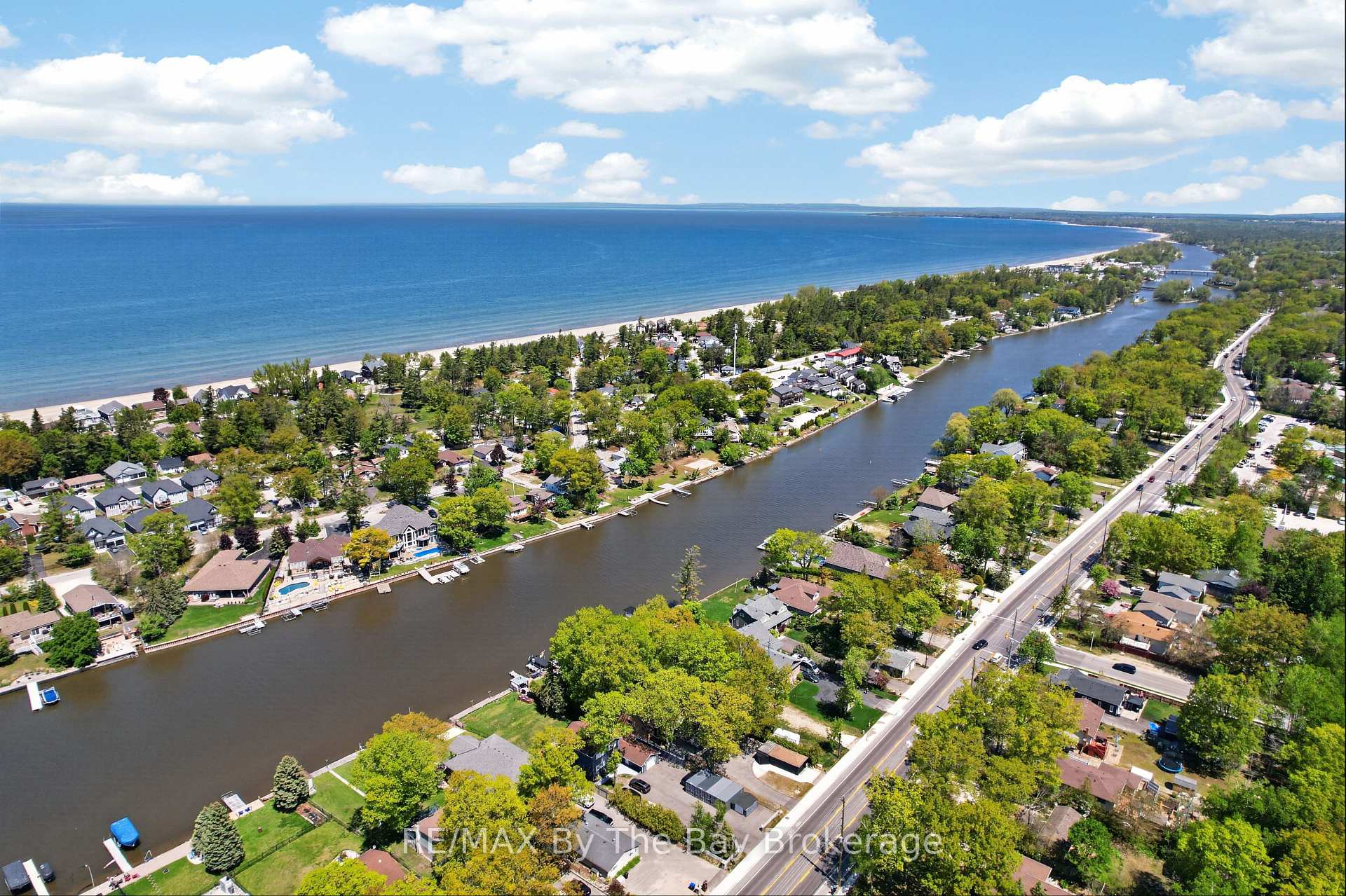 Photo 4 of 1416 River Road W, Wasaga Beach — HOMEH