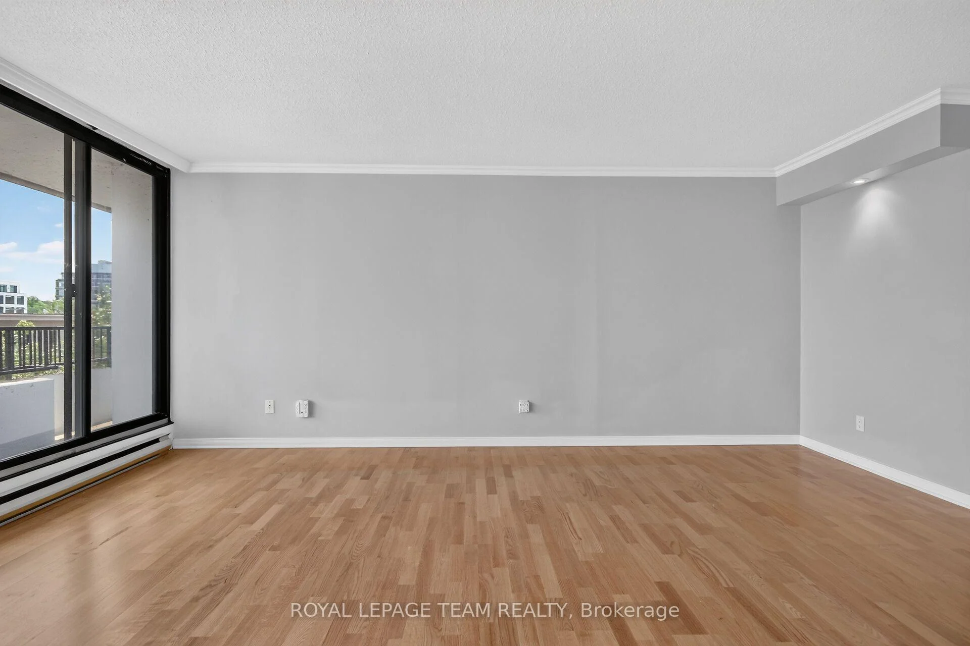 Photo 9 of Unit 405, 370 Dominion Avenue, Ottawa, Westboro West — HOMEH