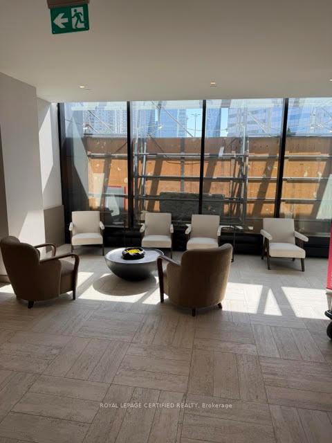 Photo 5 of Unit 3404, 4015 The Exchange, Mississauga, City Centre — HOMEH