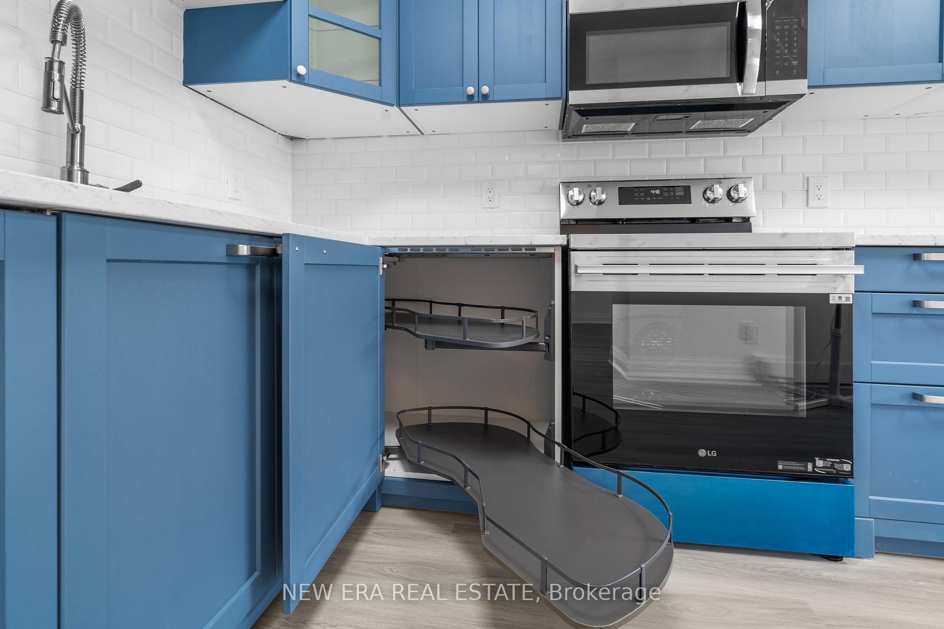 Photo 7 of Unit 6, 2440 Bromsgrove Road, Mississauga, Clarkson — HOMEH