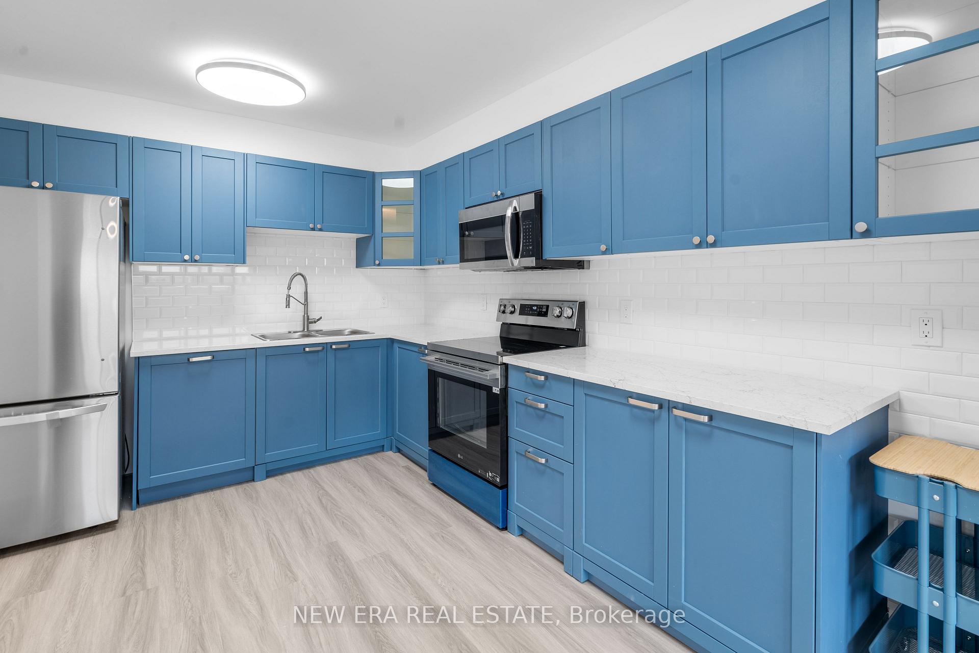 Photo 9 of Unit 6, 2440 Bromsgrove Road, Mississauga, Clarkson — HOMEH