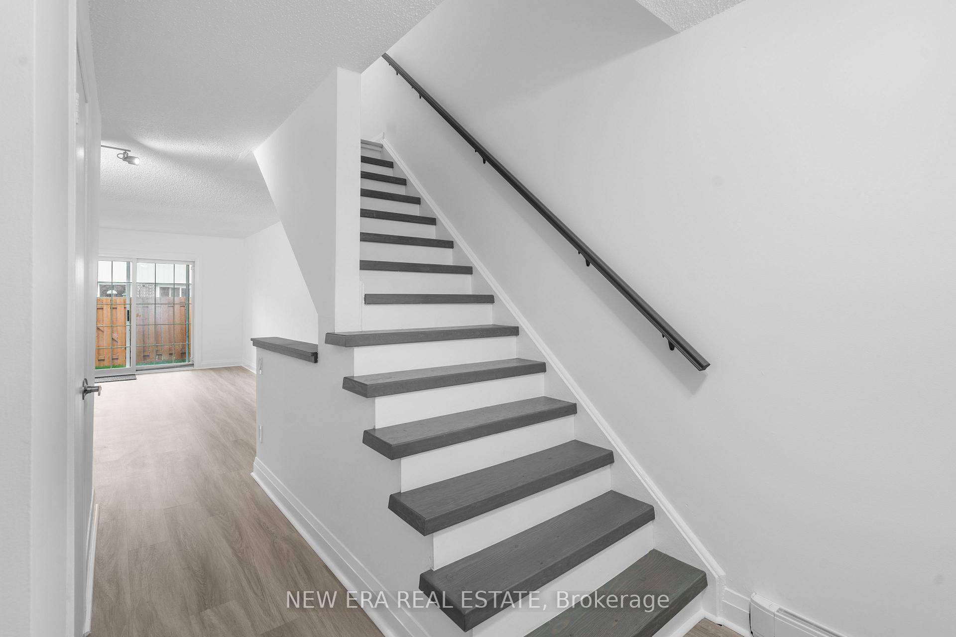 Photo 13 of Unit 6, 2440 Bromsgrove Road, Mississauga, Clarkson — HOMEH
