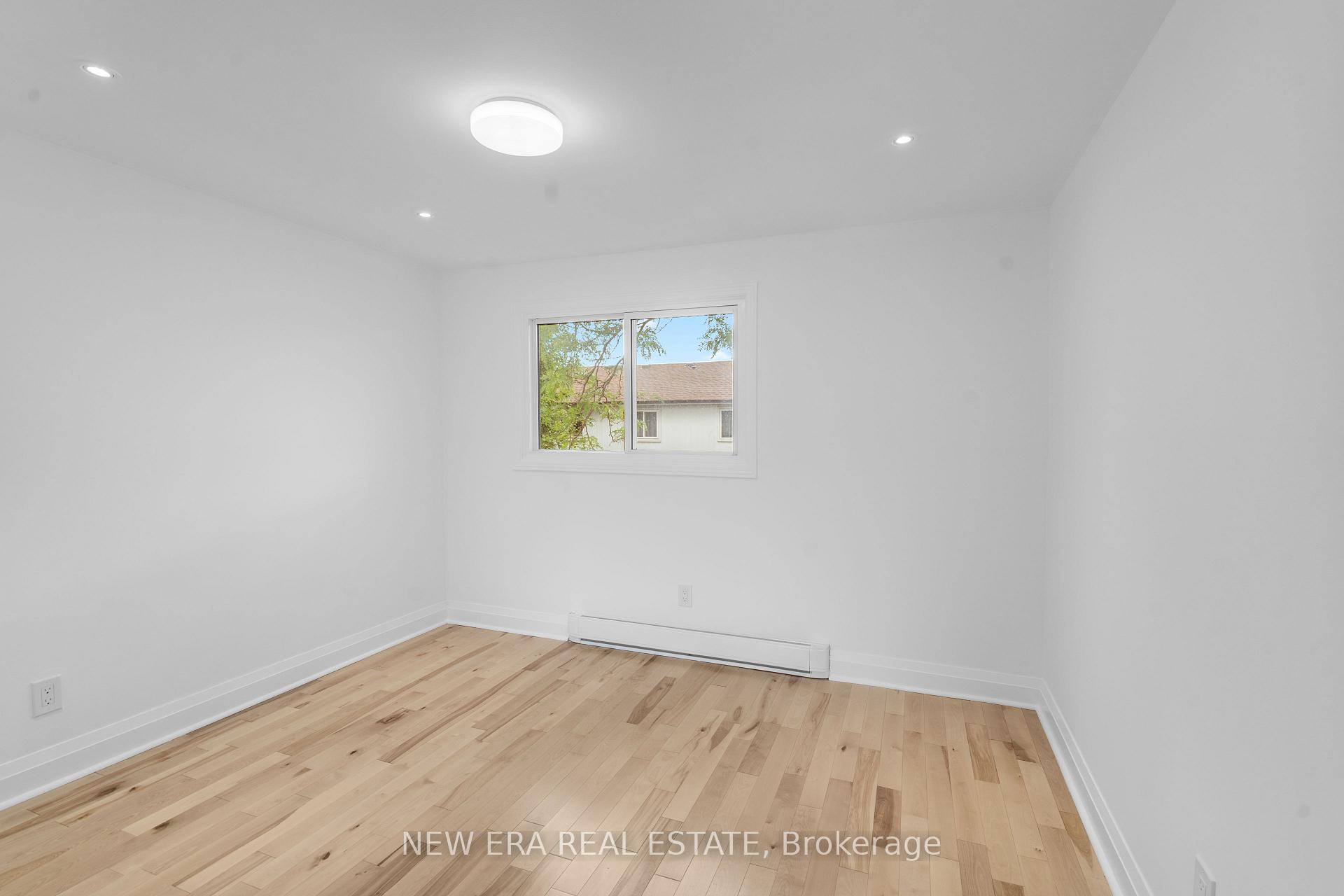 Photo 21 of Unit 6, 2440 Bromsgrove Road, Mississauga, Clarkson — HOMEH