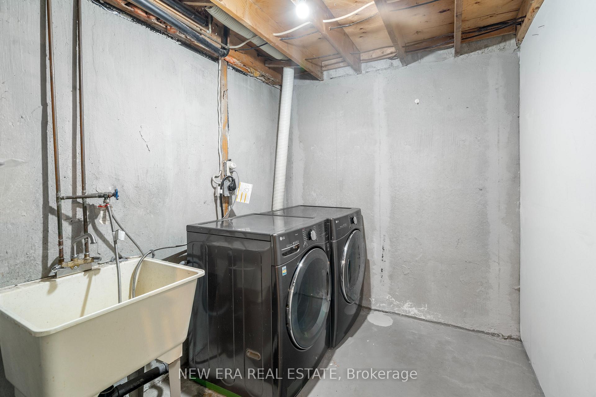 Photo 25 of Unit 6, 2440 Bromsgrove Road, Mississauga, Clarkson — HOMEH