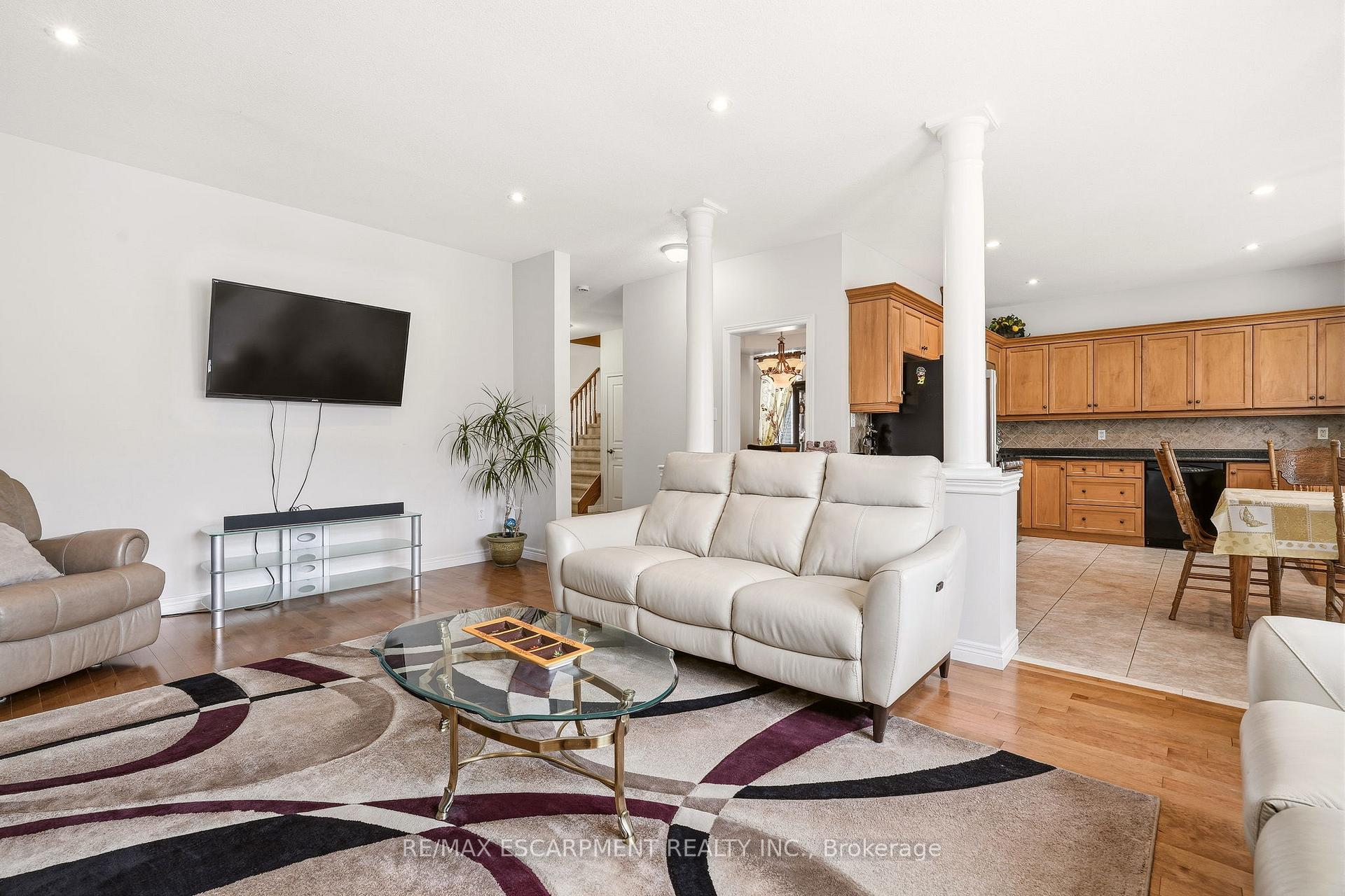 Photo 9 of 64 Wilbur Drive, Hamilton, Binbrook — HOMEH