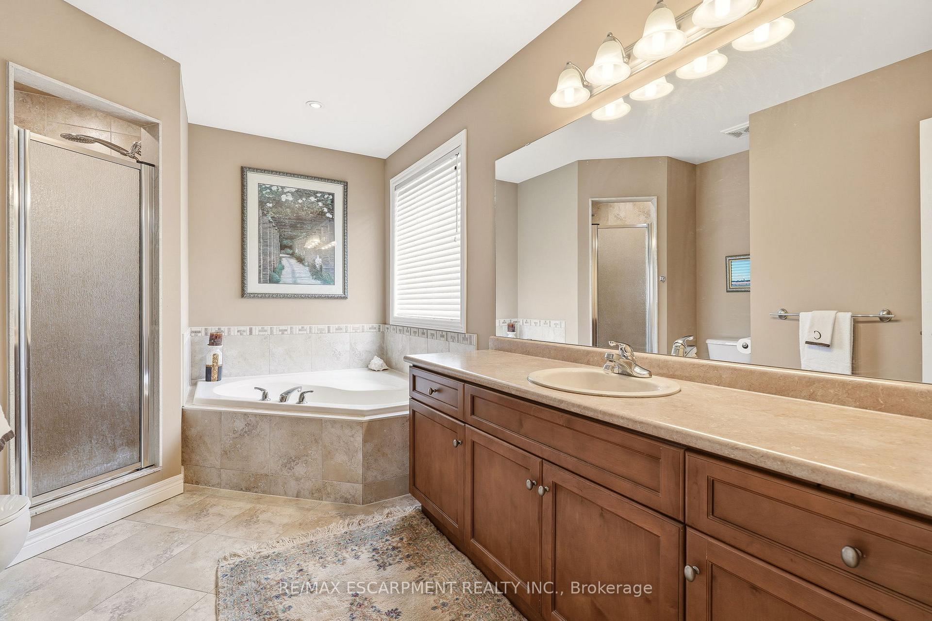 Photo 17 of 64 Wilbur Drive, Hamilton, Binbrook — HOMEH