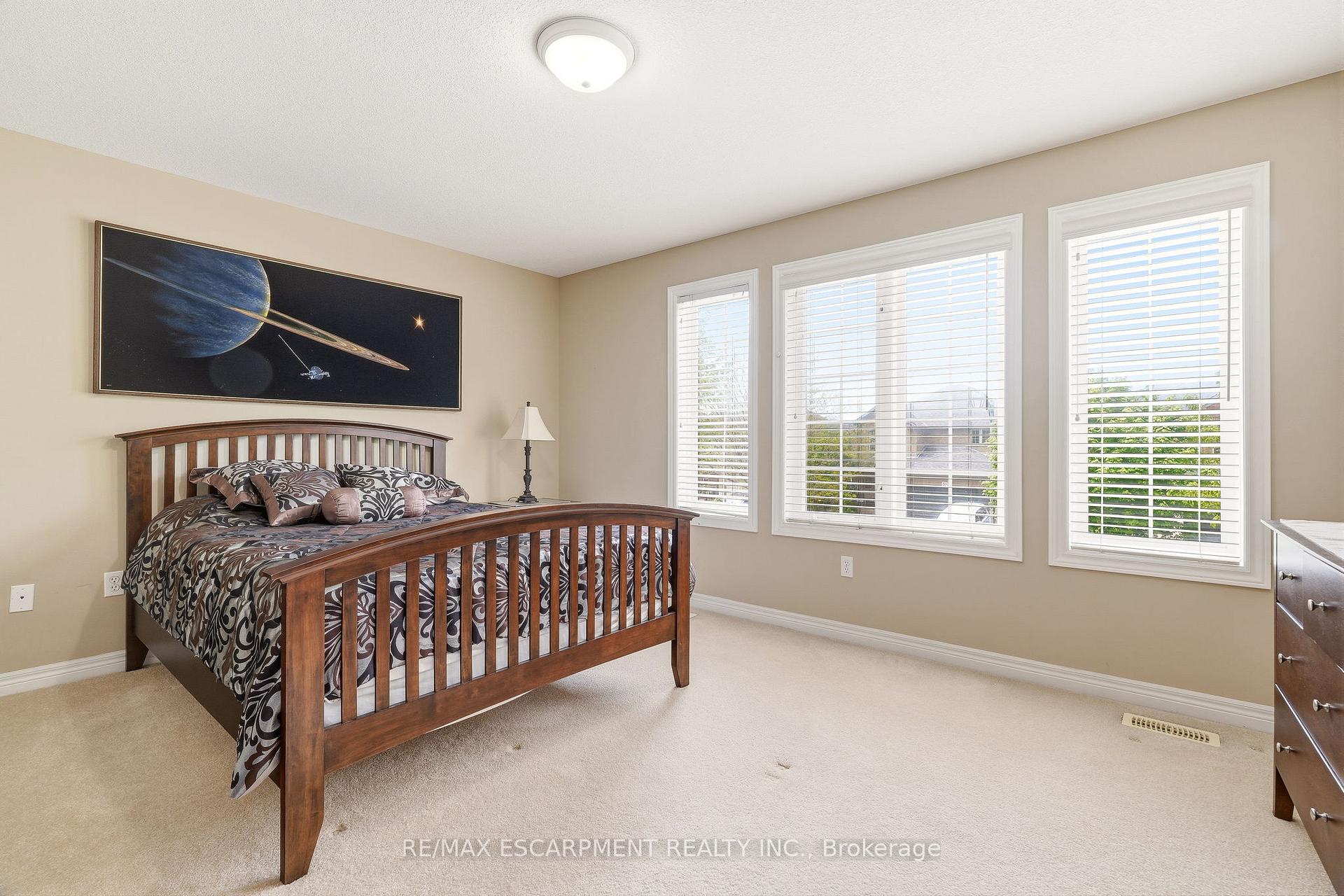 Photo 19 of 64 Wilbur Drive, Hamilton, Binbrook — HOMEH