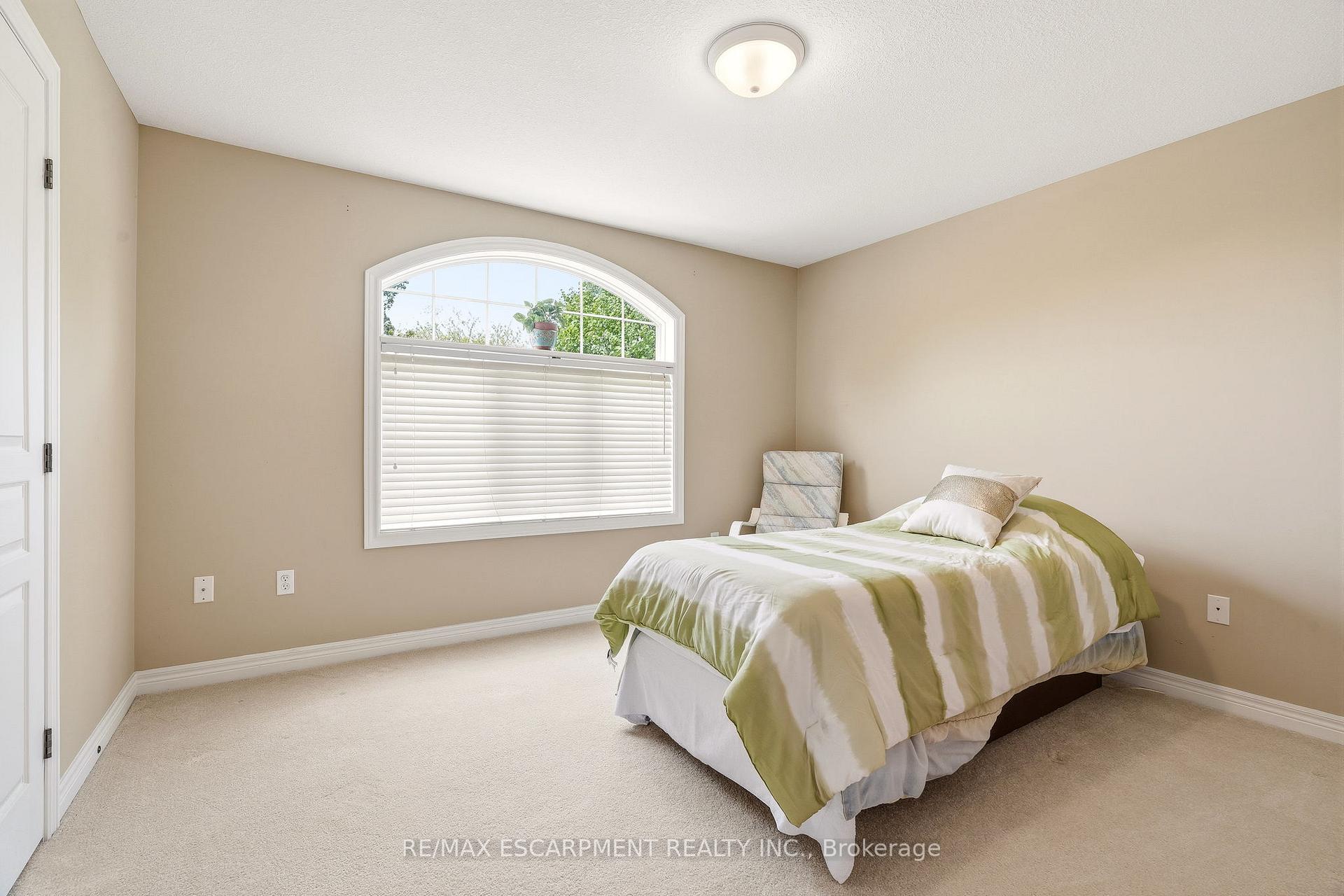 Photo 20 of 64 Wilbur Drive, Hamilton, Binbrook — HOMEH