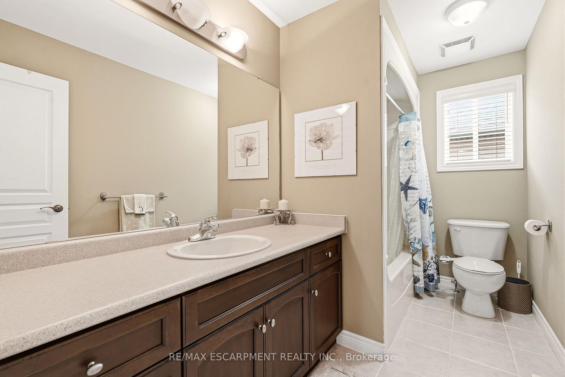 Photo 21 of 64 Wilbur Drive, Hamilton, Binbrook — HOMEH