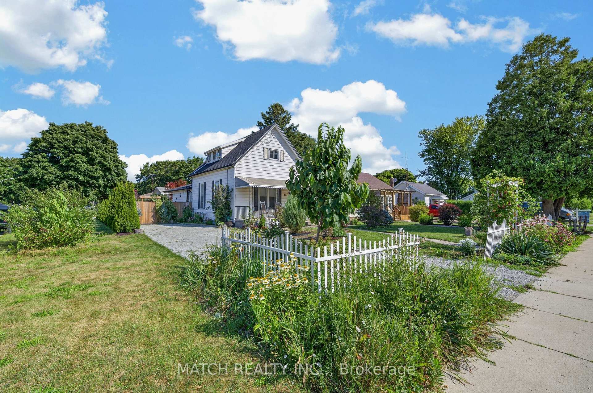 Photo 28 of 45 Oxley Drive, Chatham-Kent, Chatham — HOMEH