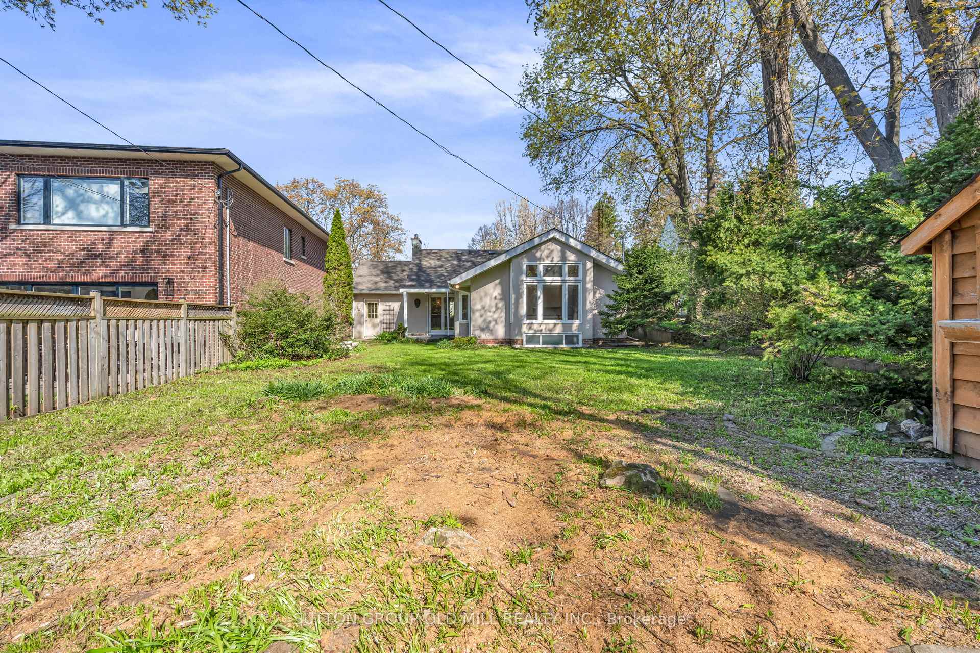 Photo 32 of 29 Robin Hood Road, Etobicoke, Edenbridge-Humber Valley — HOMEH
