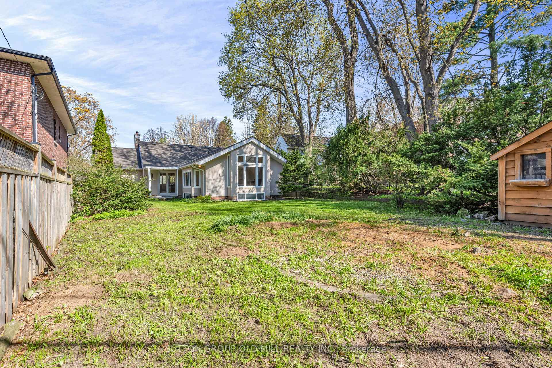 Photo 33 of 29 Robin Hood Road, Etobicoke, Edenbridge-Humber Valley — HOMEH