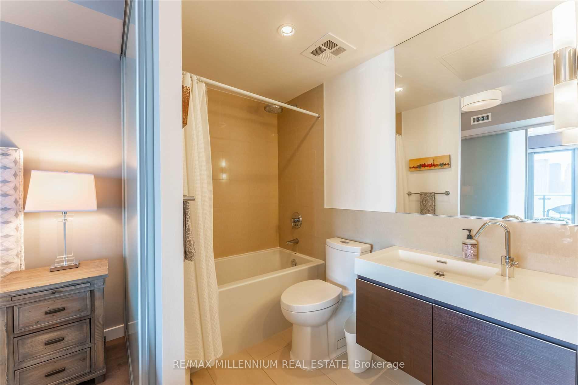 Photo 8 of Unit 3108, 70 Distillery Lane, Toronto, Waterfront Communities — HOMEH