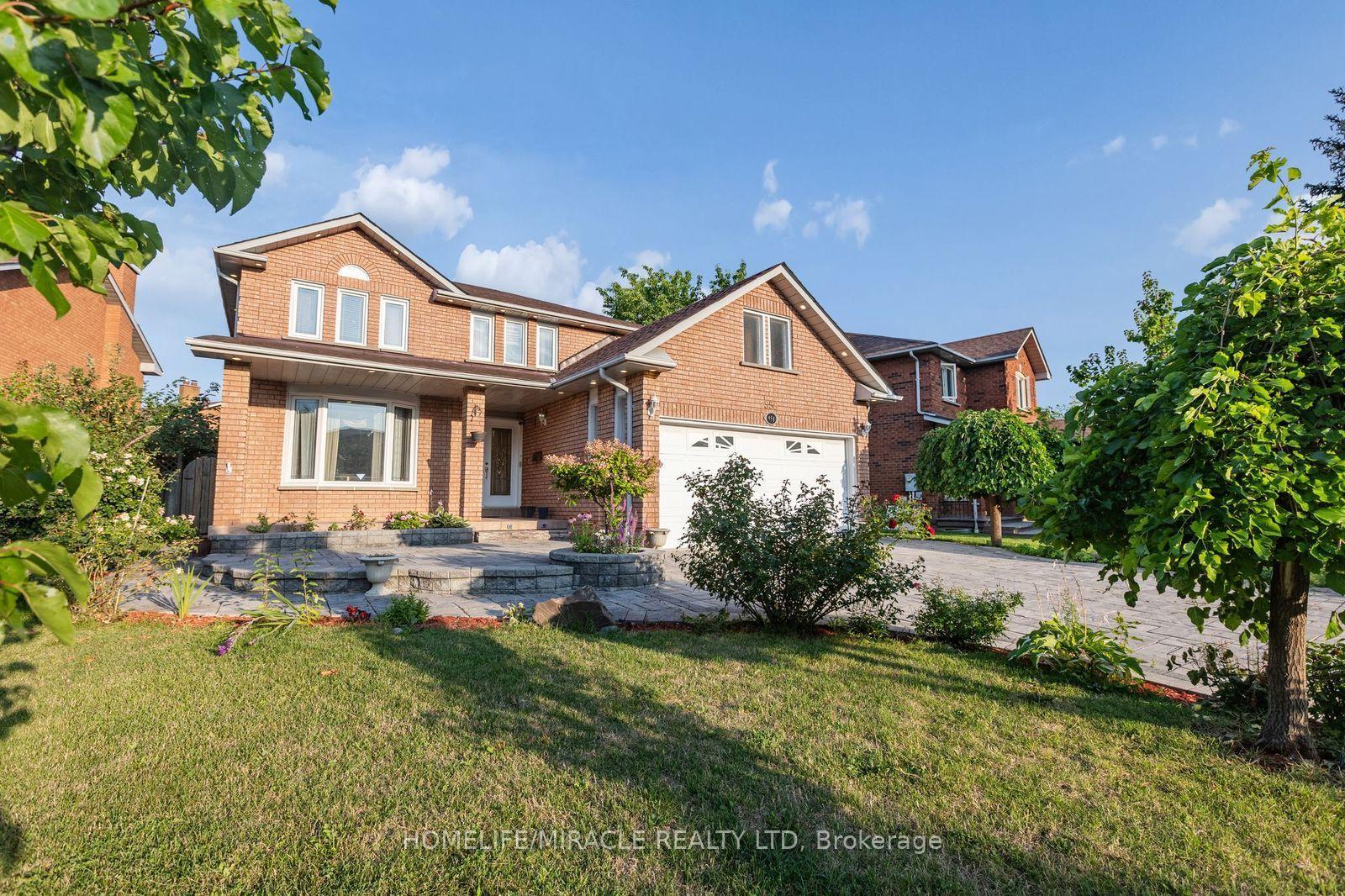 Front of 958 Summerbreeze Court