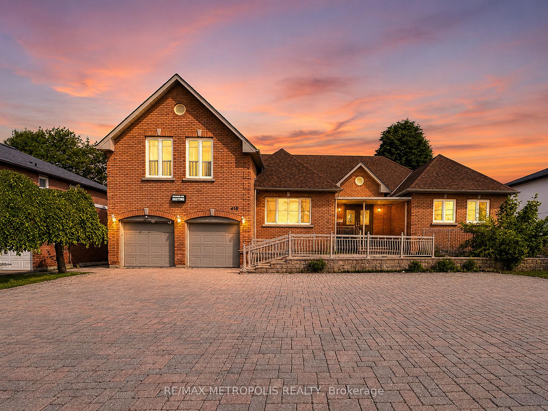 Photo of 416 Elgin Mills Road W
