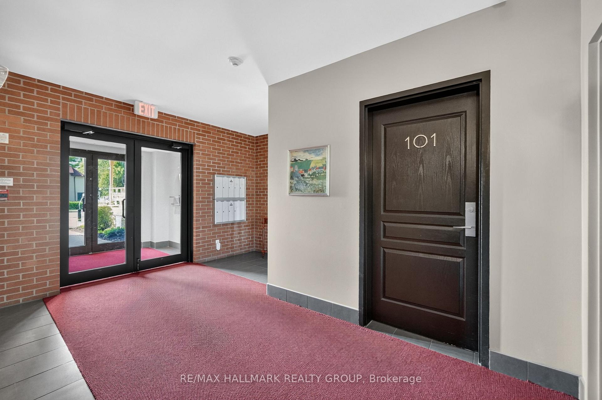 Photo 3 of Unit 101, 419 Laurier Avenue E, Ottawa, Sandy Hill — HOMEH