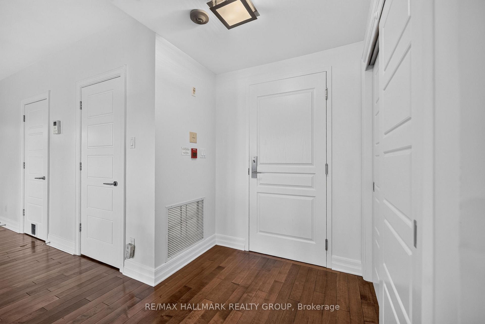 Photo 4 of Unit 101, 419 Laurier Avenue E, Ottawa, Sandy Hill — HOMEH