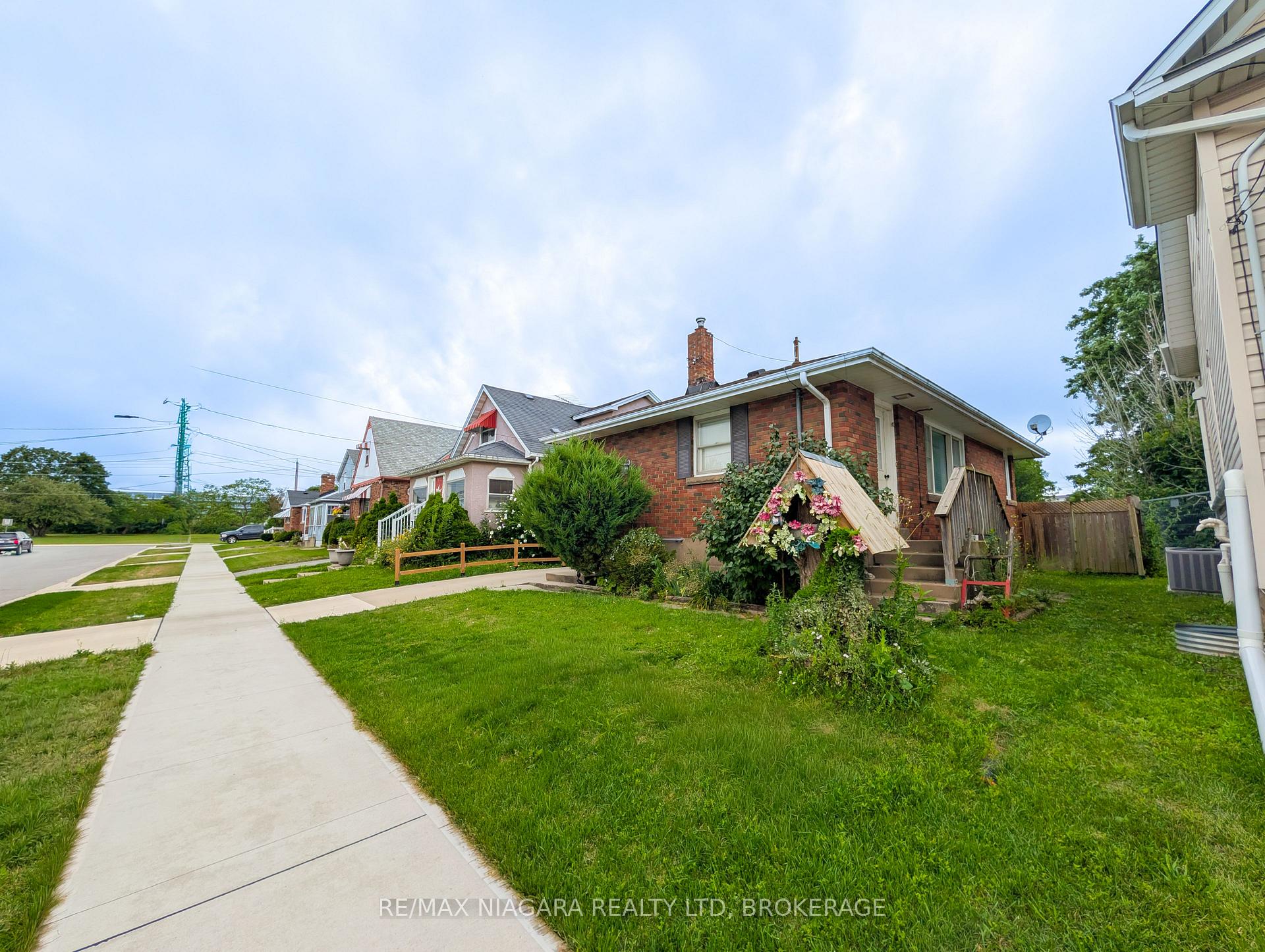 Photo 4 of 52 Fifth Street, Welland, Lincoln/Crowland — HOMEH