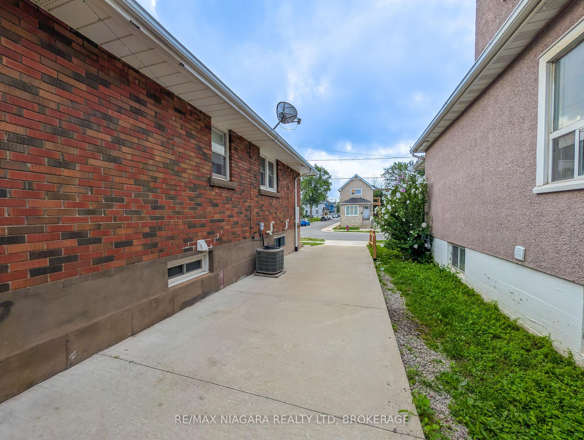 Photo 6 of 52 Fifth Street, Welland, Lincoln/Crowland — HOMEH