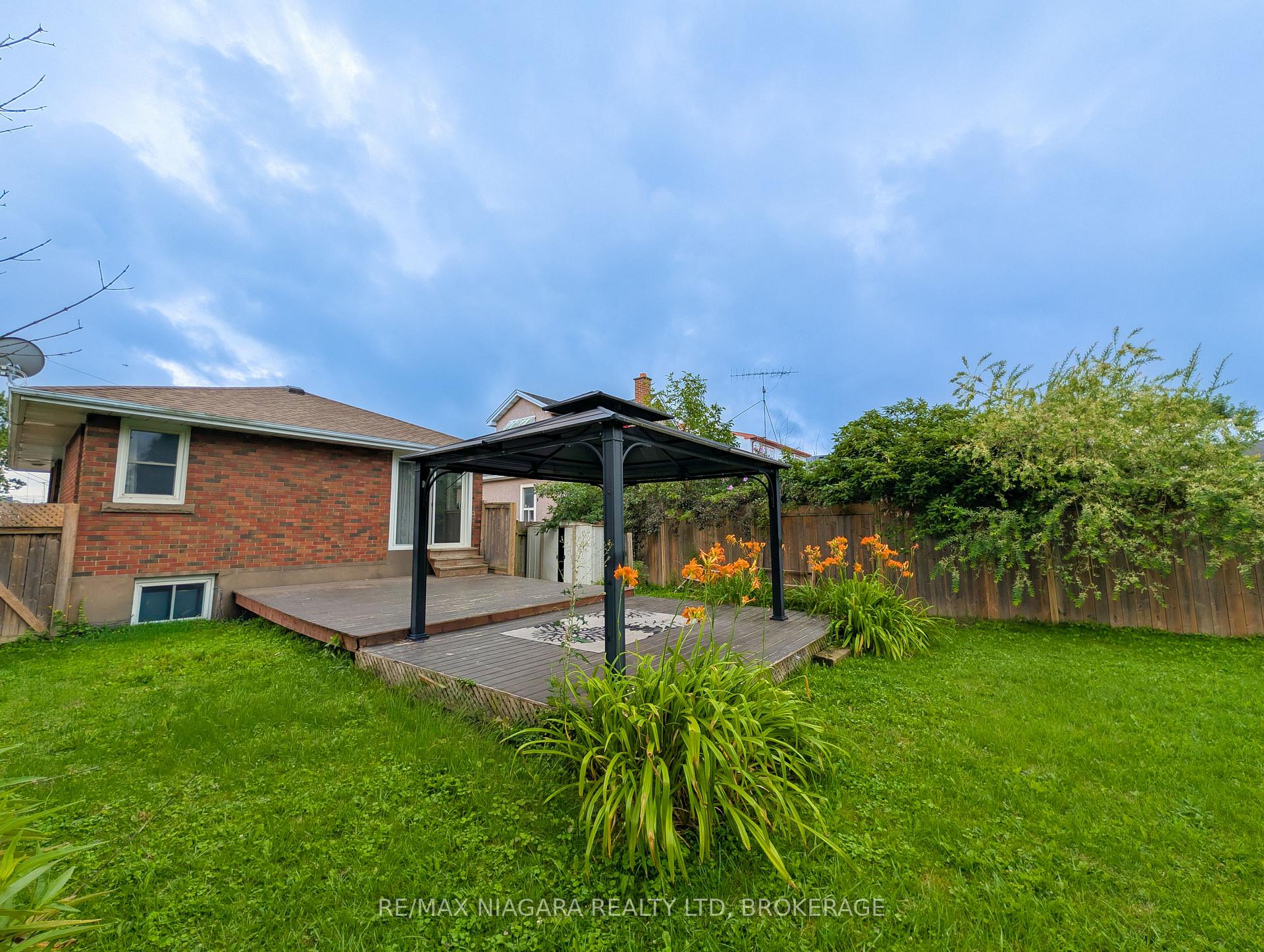 Photo 50 of 52 Fifth Street, Welland, Lincoln/Crowland — HOMEH