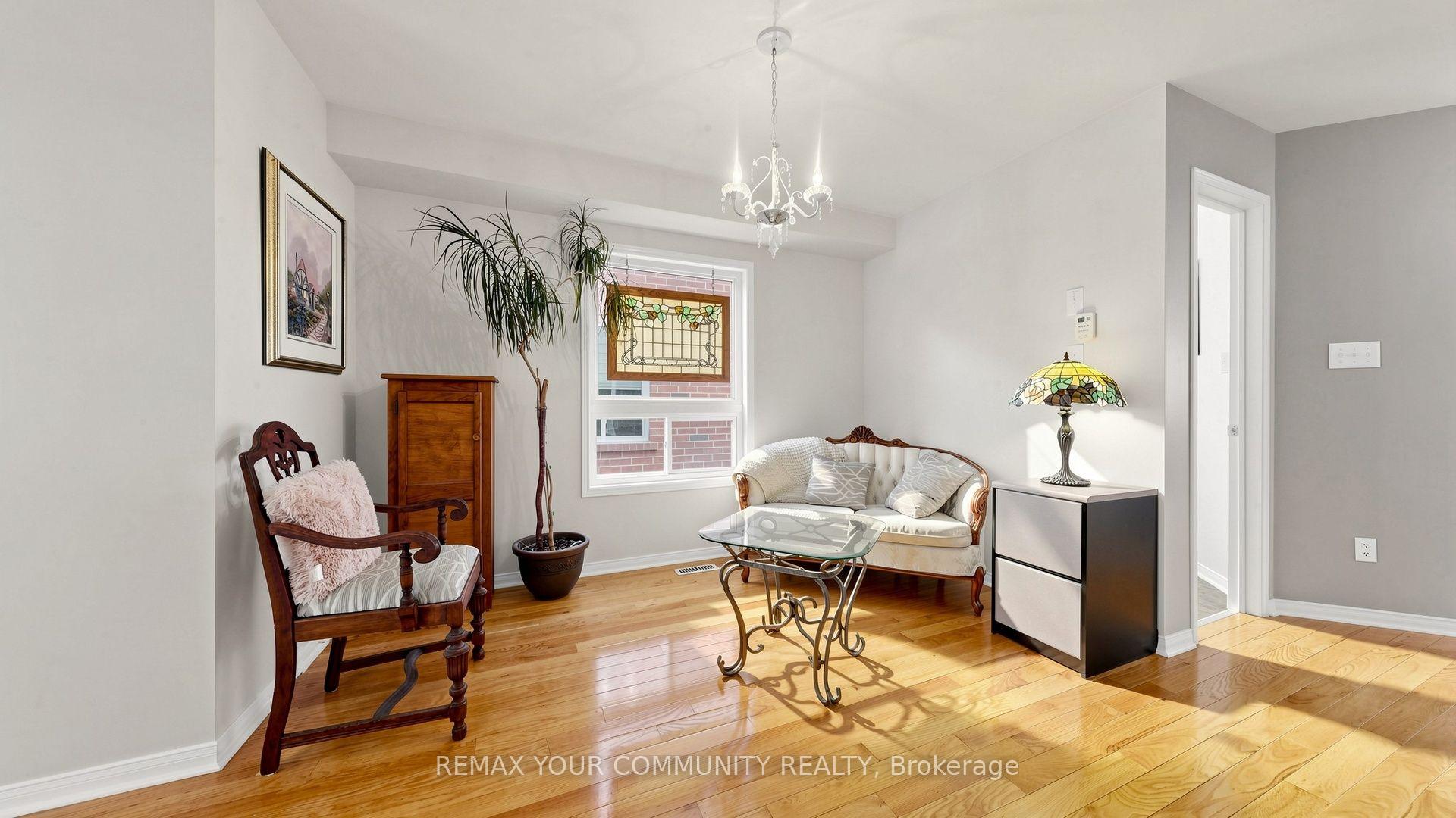 Photo 6 of 230 Hammersly Boulevard, Markham, Wismer — HOMEH
