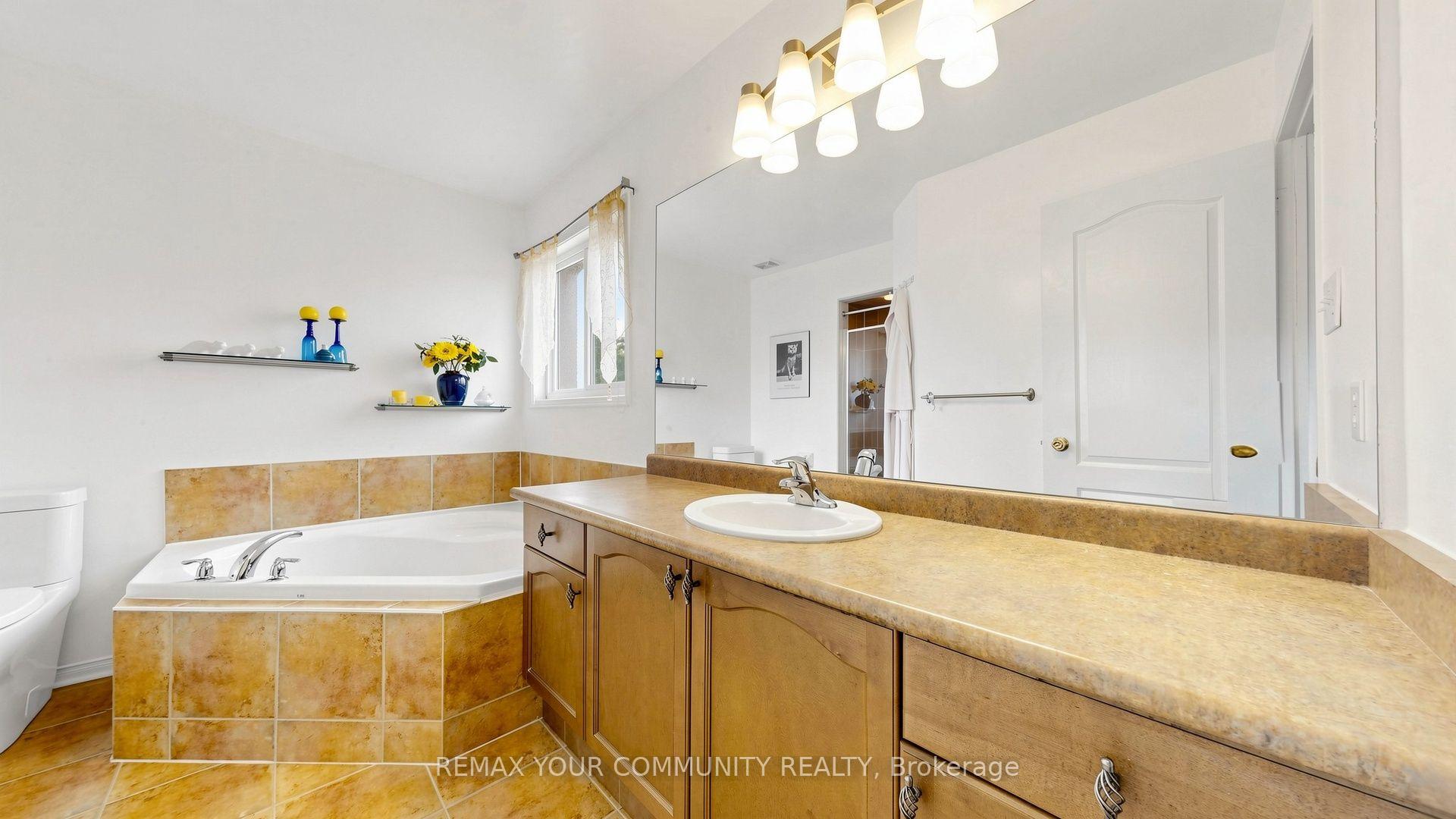Photo 34 of 230 Hammersly Boulevard, Markham, Wismer — HOMEH