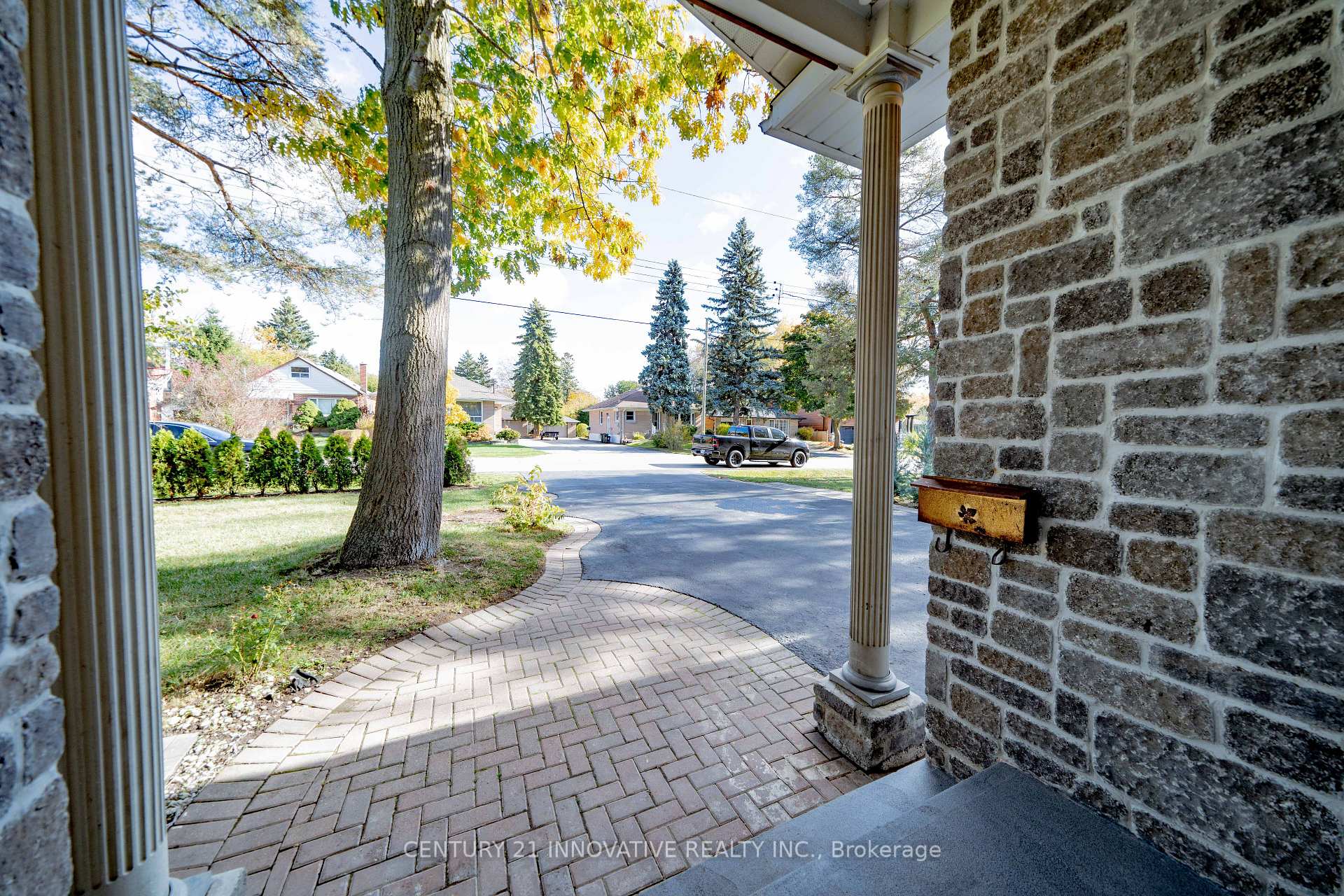 Photo 8 of 24 Cedarview Drive, Scarborough, Centennial Scarborough — HOMEH
