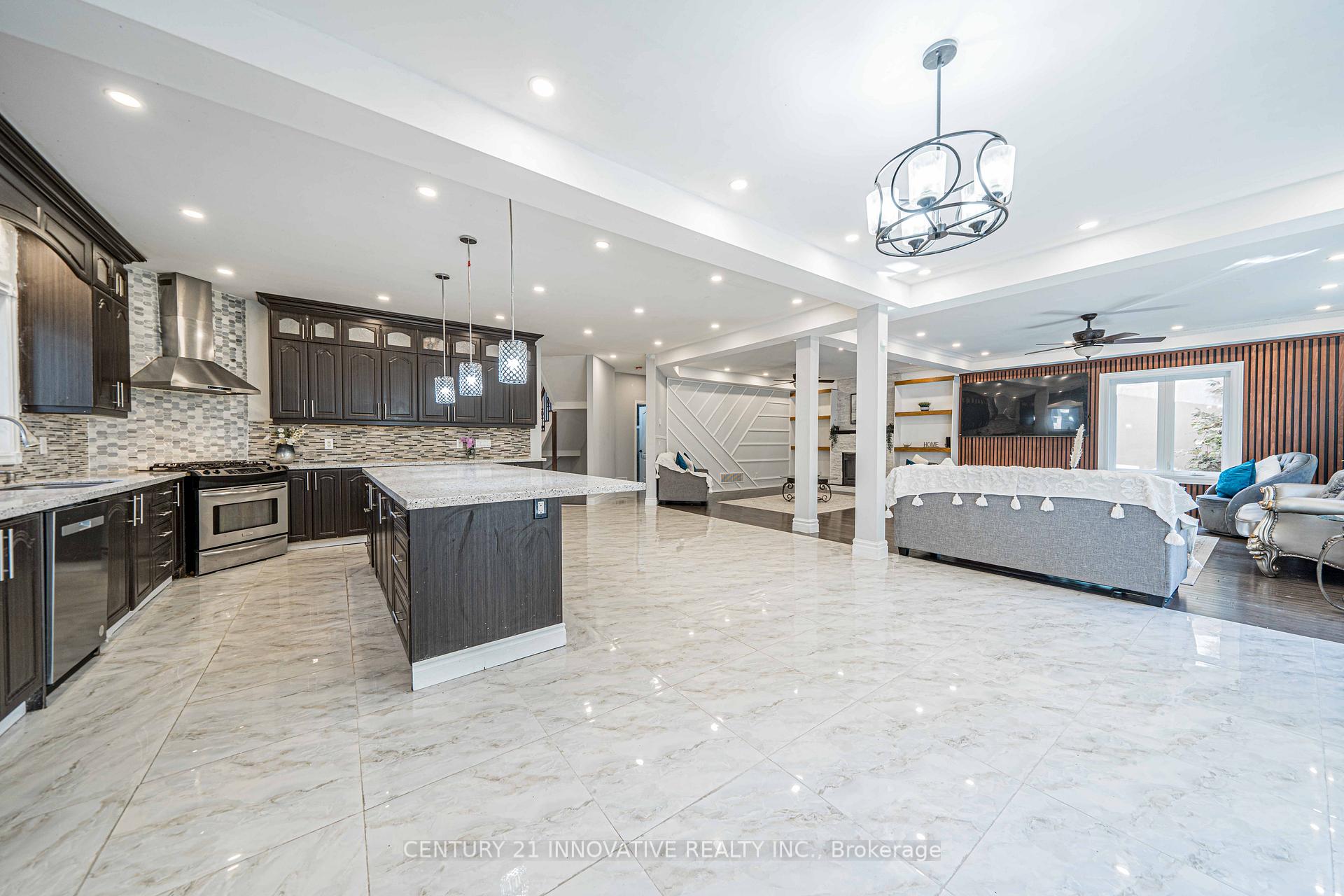 Photo 17 of 24 Cedarview Drive, Scarborough, Centennial Scarborough — HOMEH
