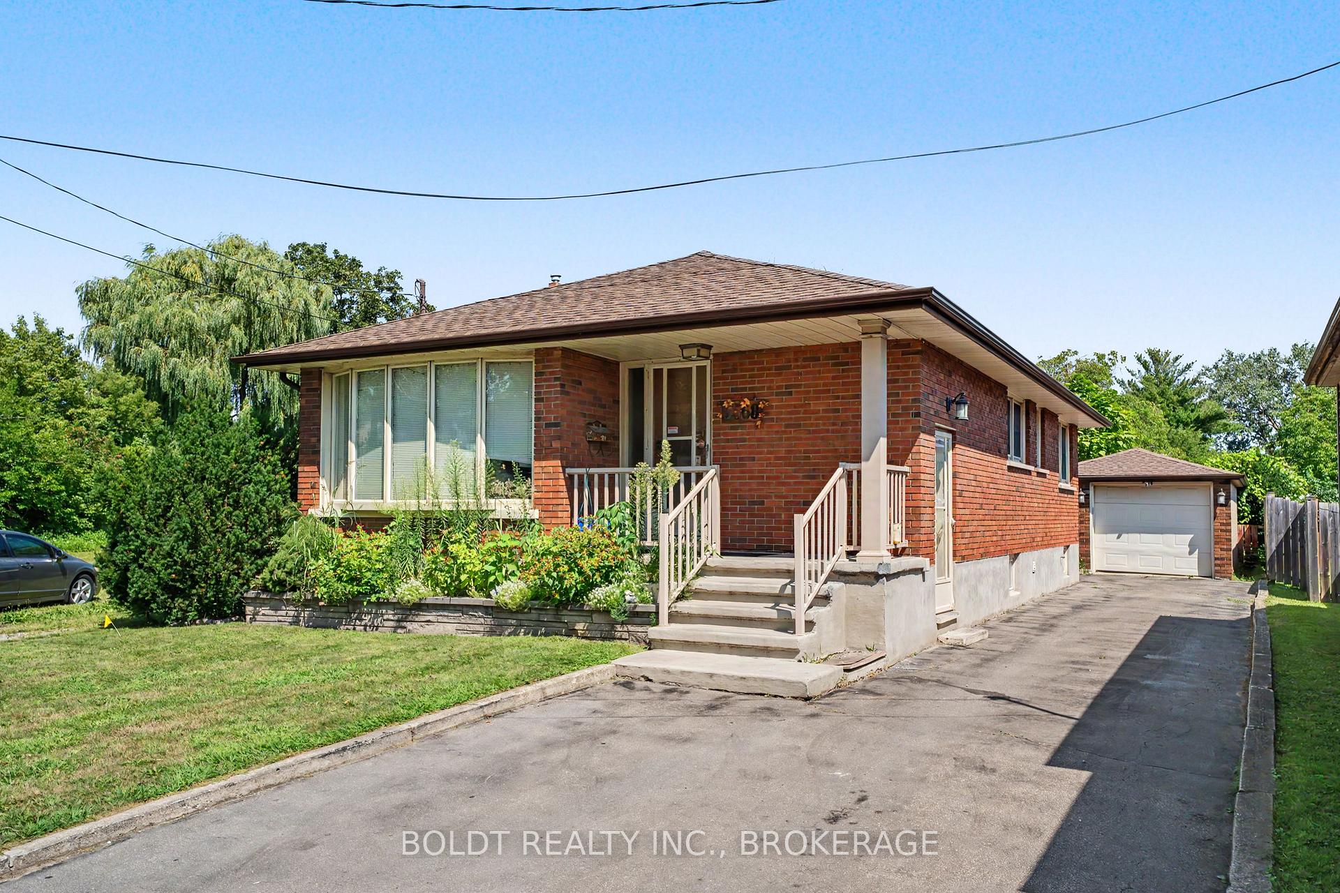 Photo of 5568 Drummond Road