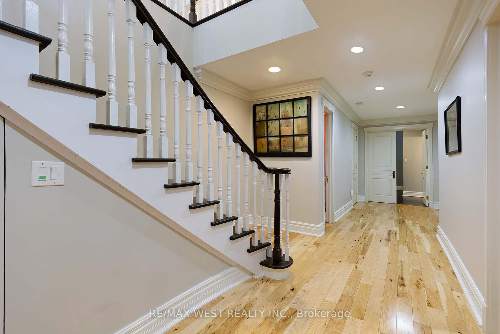 Photo 13 of 5 Humberview Drive, Vaughan, Islington Woods — HOMEH