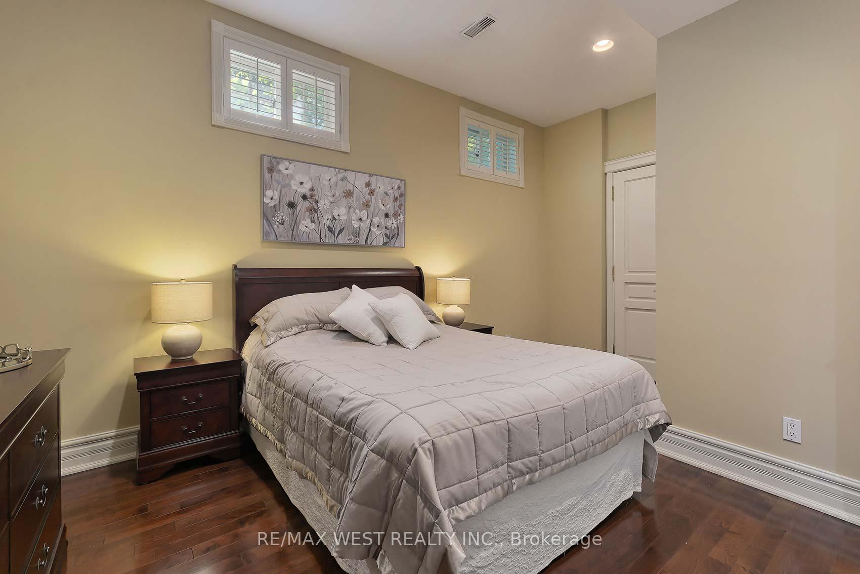 Photo 19 of 5 Humberview Drive, Vaughan, Islington Woods — HOMEH