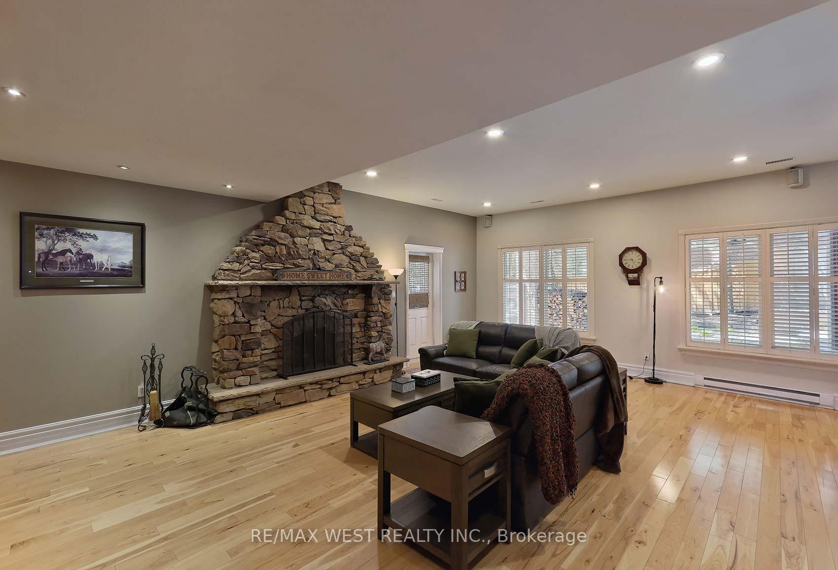 Photo 21 of 5 Humberview Drive, Vaughan, Islington Woods — HOMEH