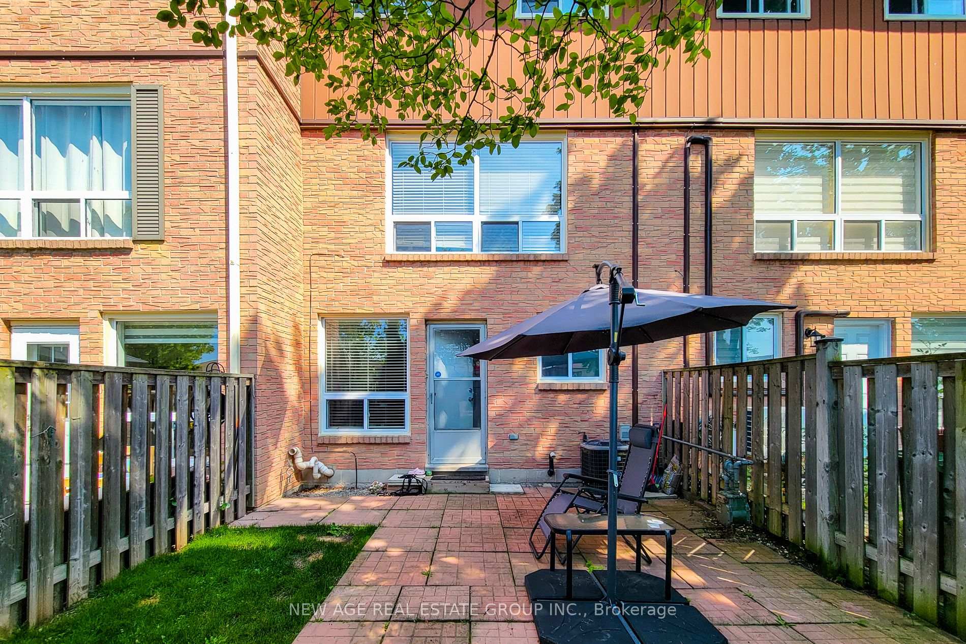 Photo 4 of Unit 3, 40 Summercrest Drive E, Hamilton, Gershome — HOMEH