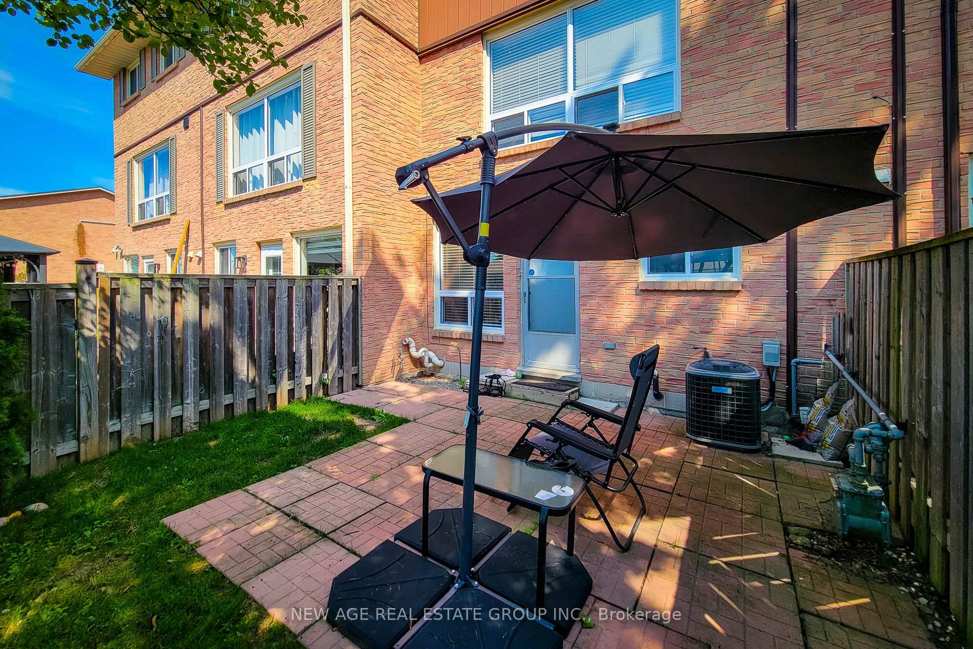 Photo 5 of Unit 3, 40 Summercrest Drive E, Hamilton, Gershome — HOMEH