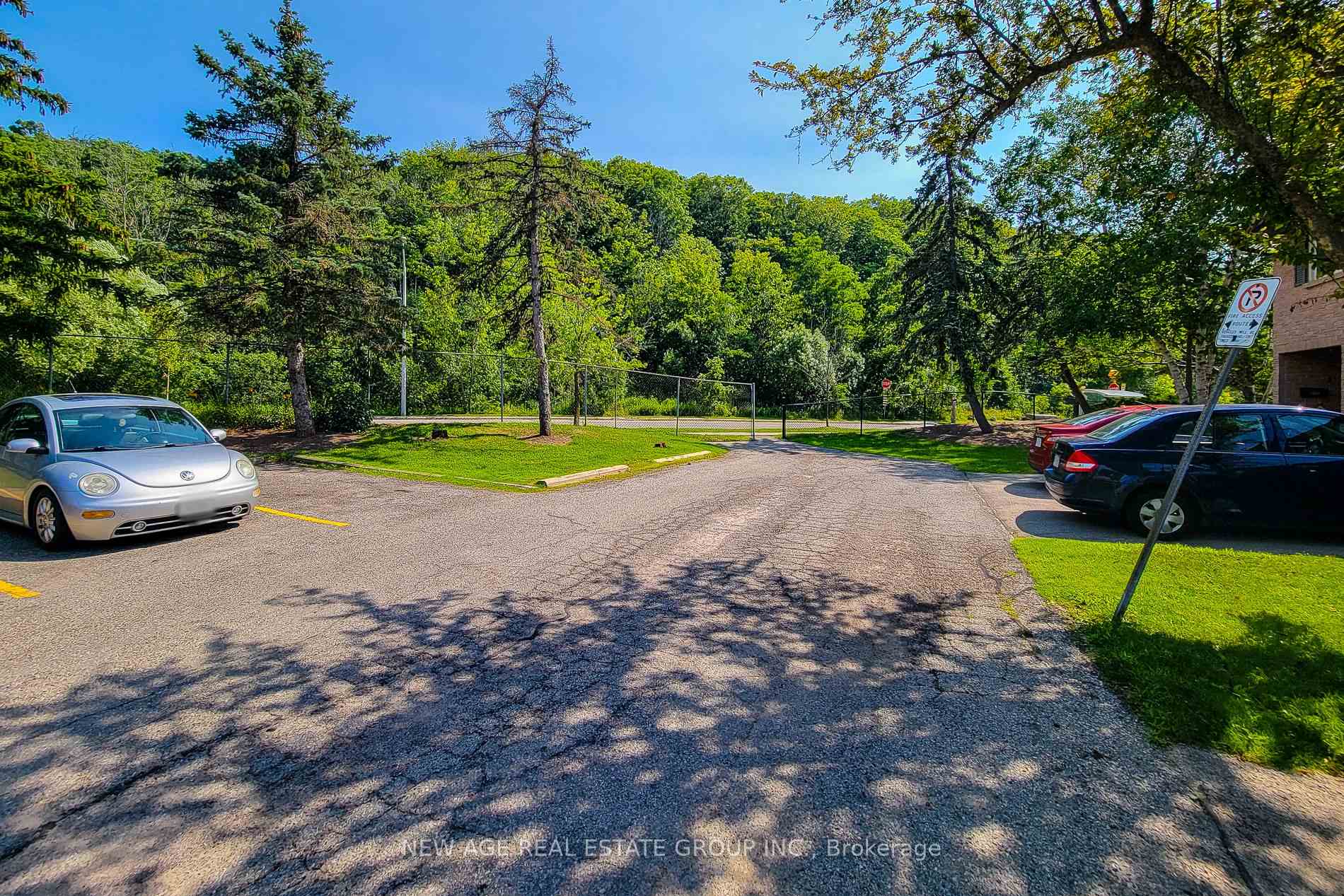 Photo 8 of Unit 3, 40 Summercrest Drive E, Hamilton, Gershome — HOMEH