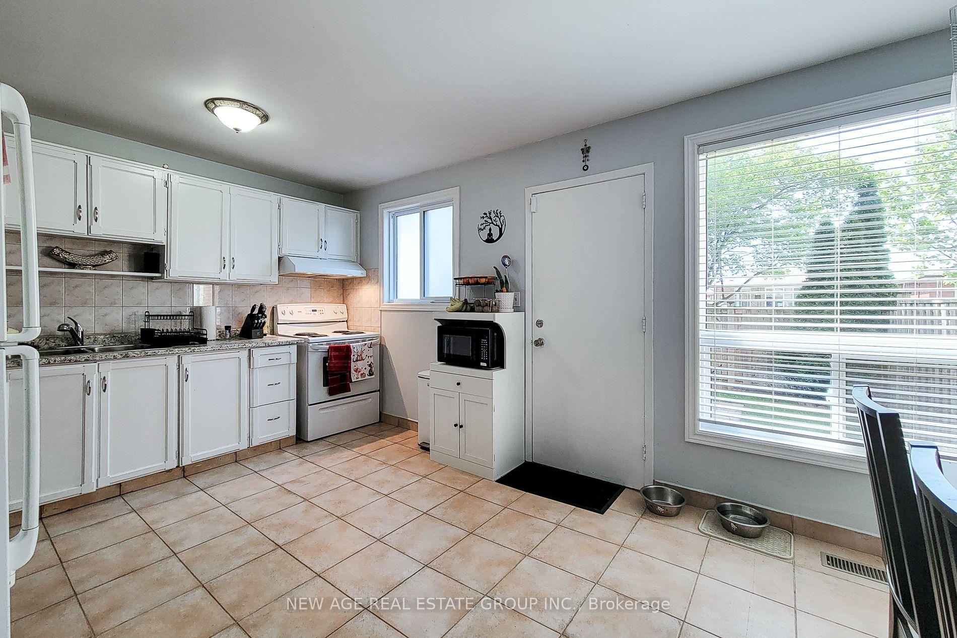 Photo 10 of Unit 3, 40 Summercrest Drive E, Hamilton, Gershome — HOMEH