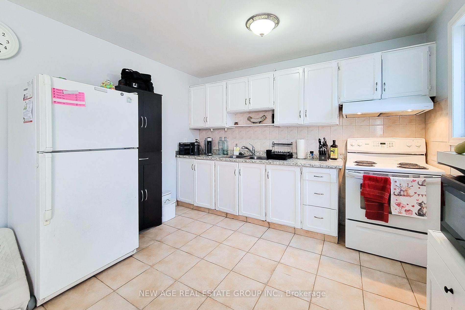Photo 11 of Unit 3, 40 Summercrest Drive E, Hamilton, Gershome — HOMEH