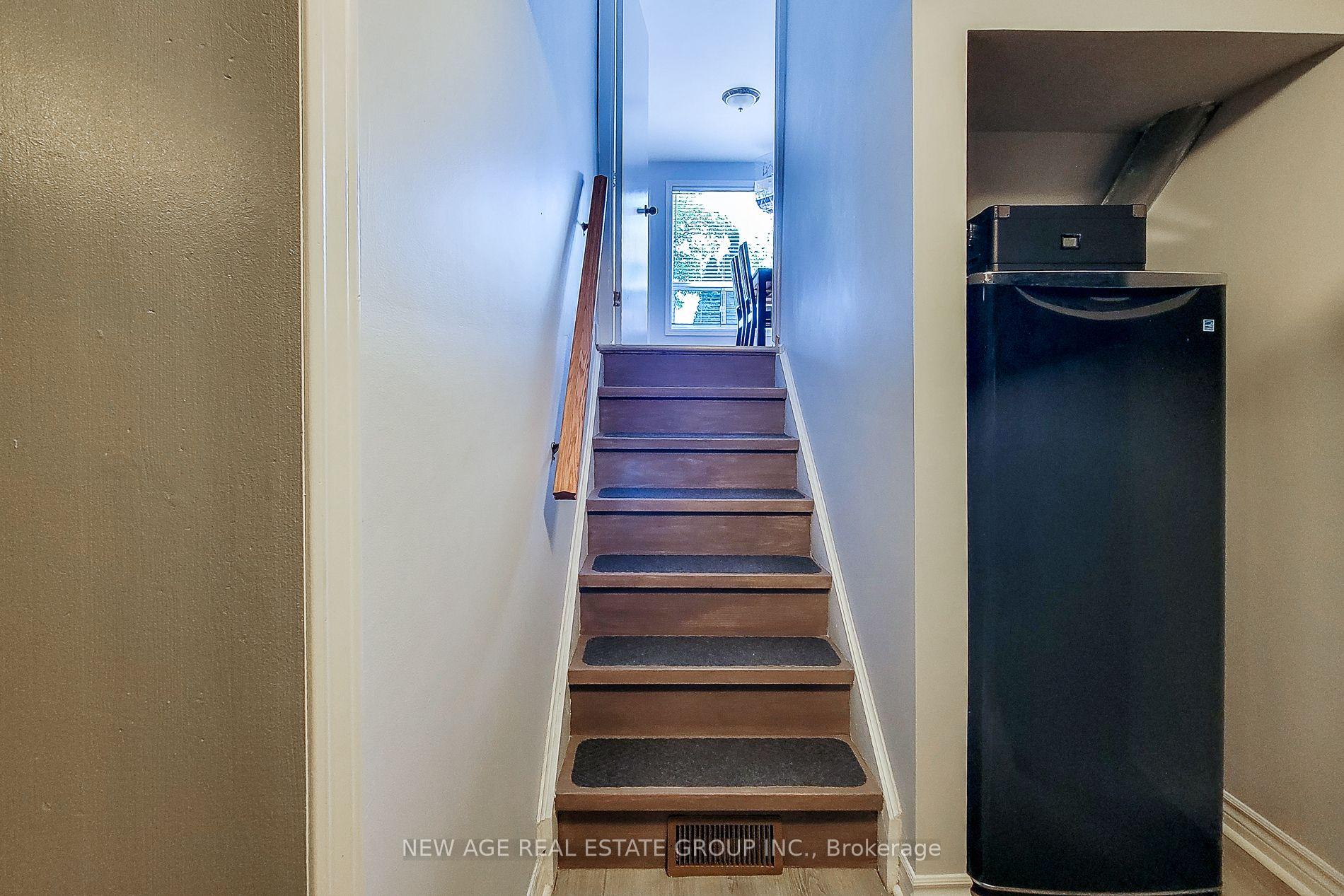 Photo 31 of Unit 3, 40 Summercrest Drive E, Hamilton, Gershome — HOMEH