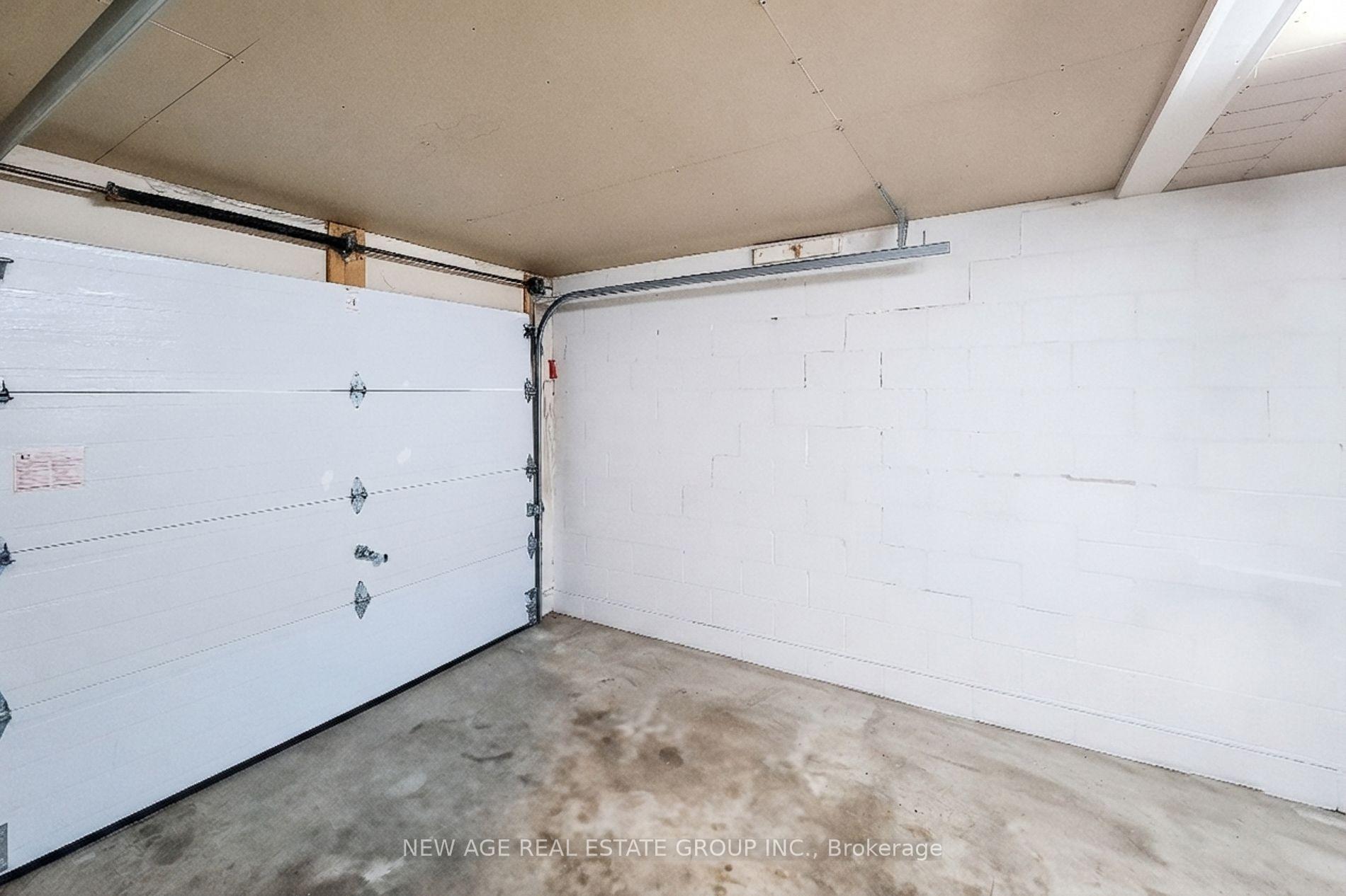 Photo 39 of Unit 3, 40 Summercrest Drive E, Hamilton, Gershome — HOMEH