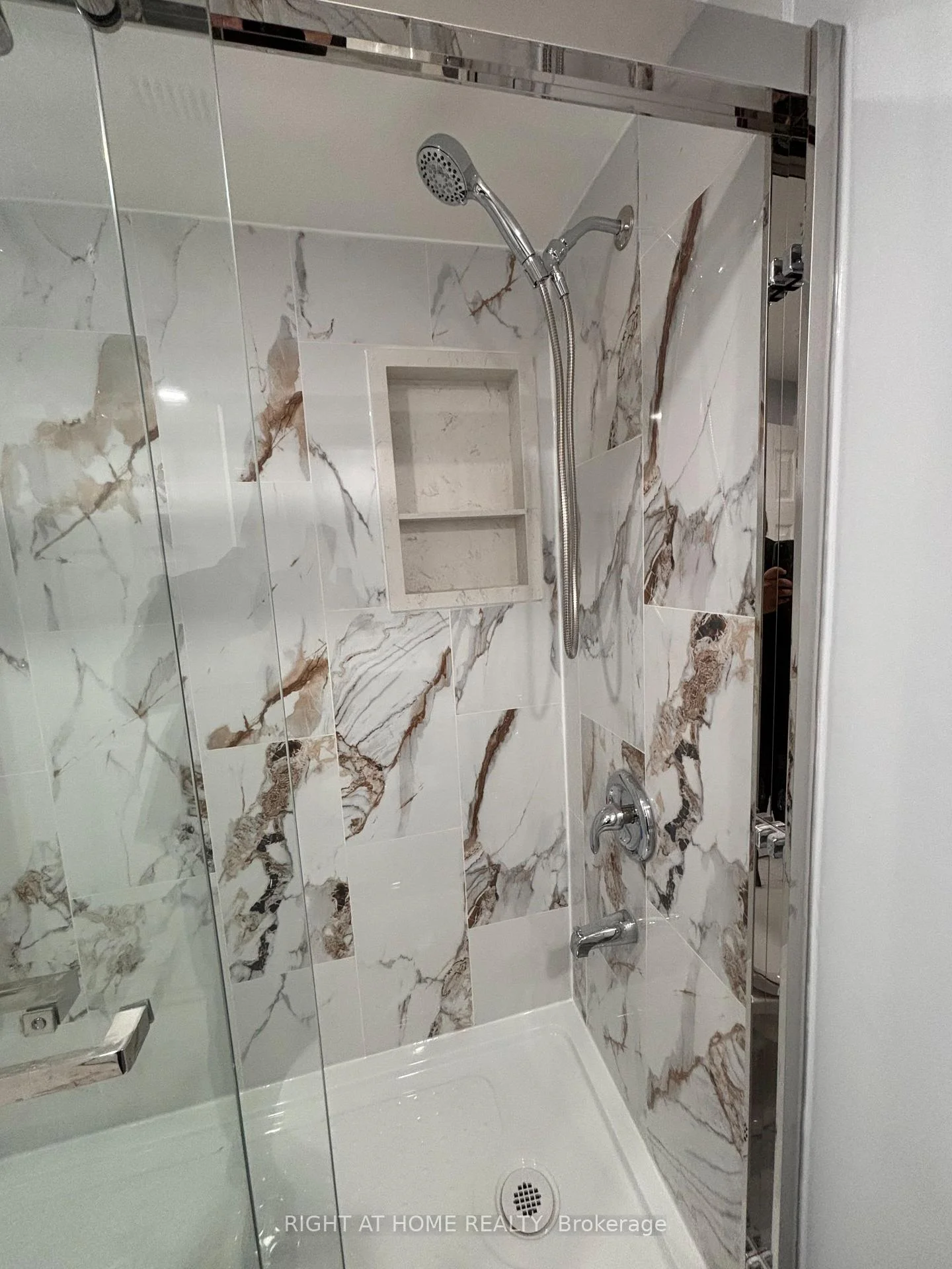 Photo 12 of 530 Mclevin Avenue, Scarborough, Malvern — HOMEH