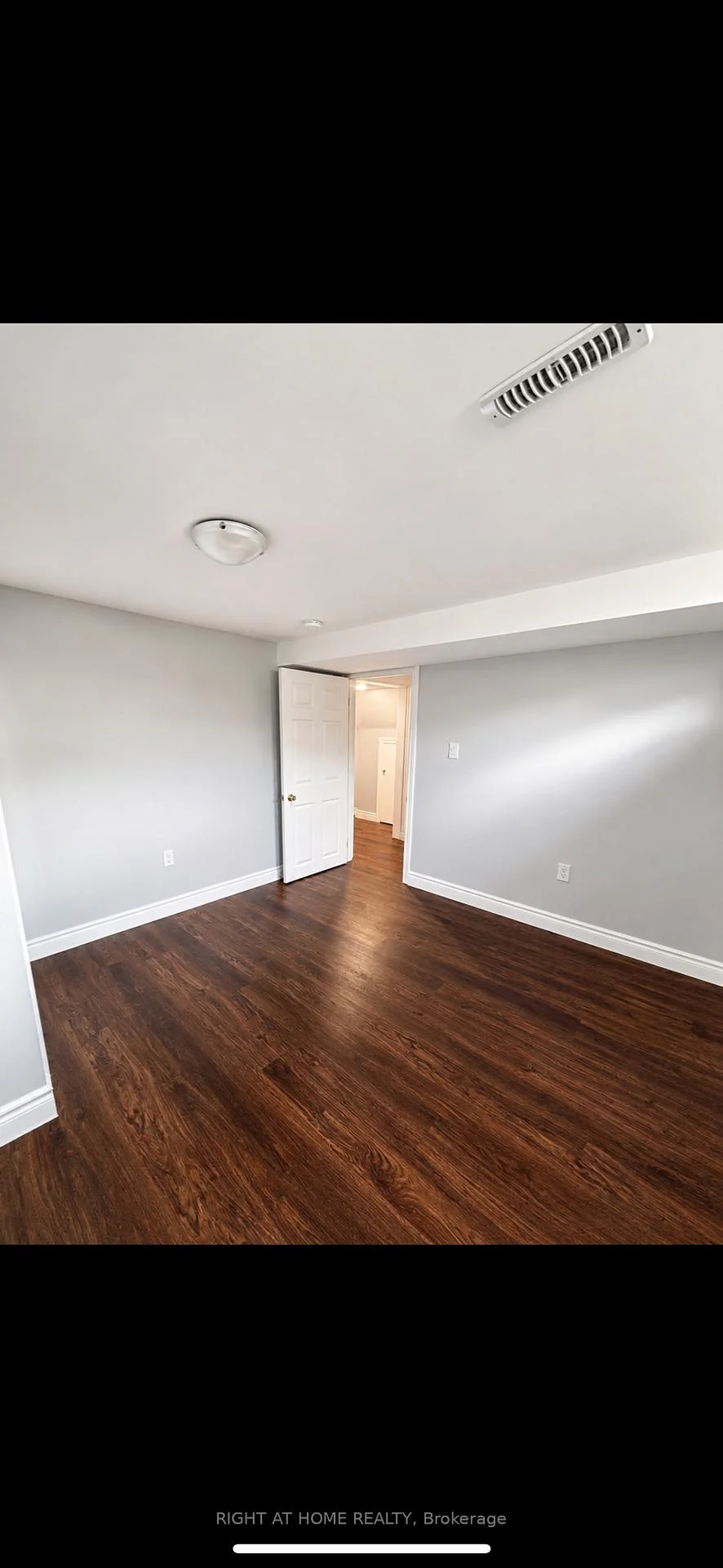 Photo 17 of 530 Mclevin Avenue, Scarborough, Malvern — HOMEH
